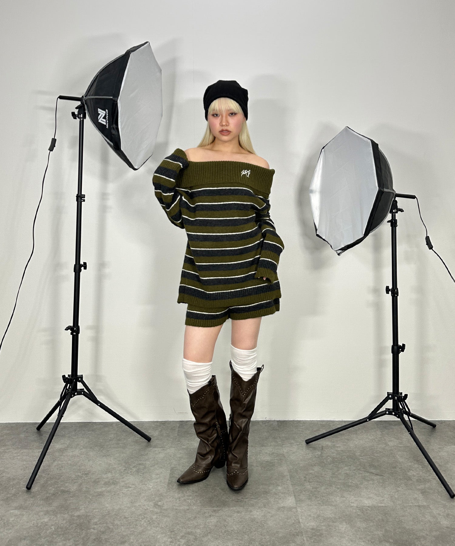 ヴィンテージ風スタッズカバーブーツ