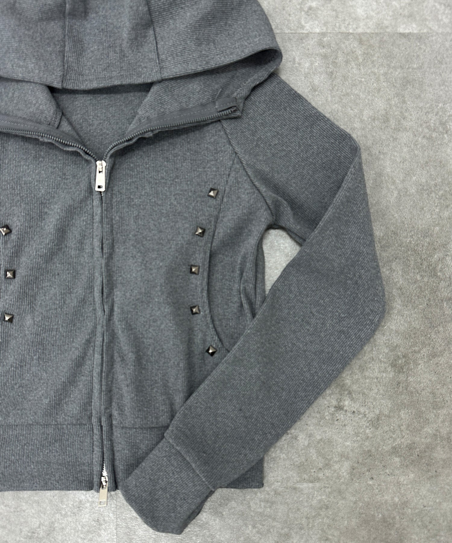 スタッズリブフードパーカー