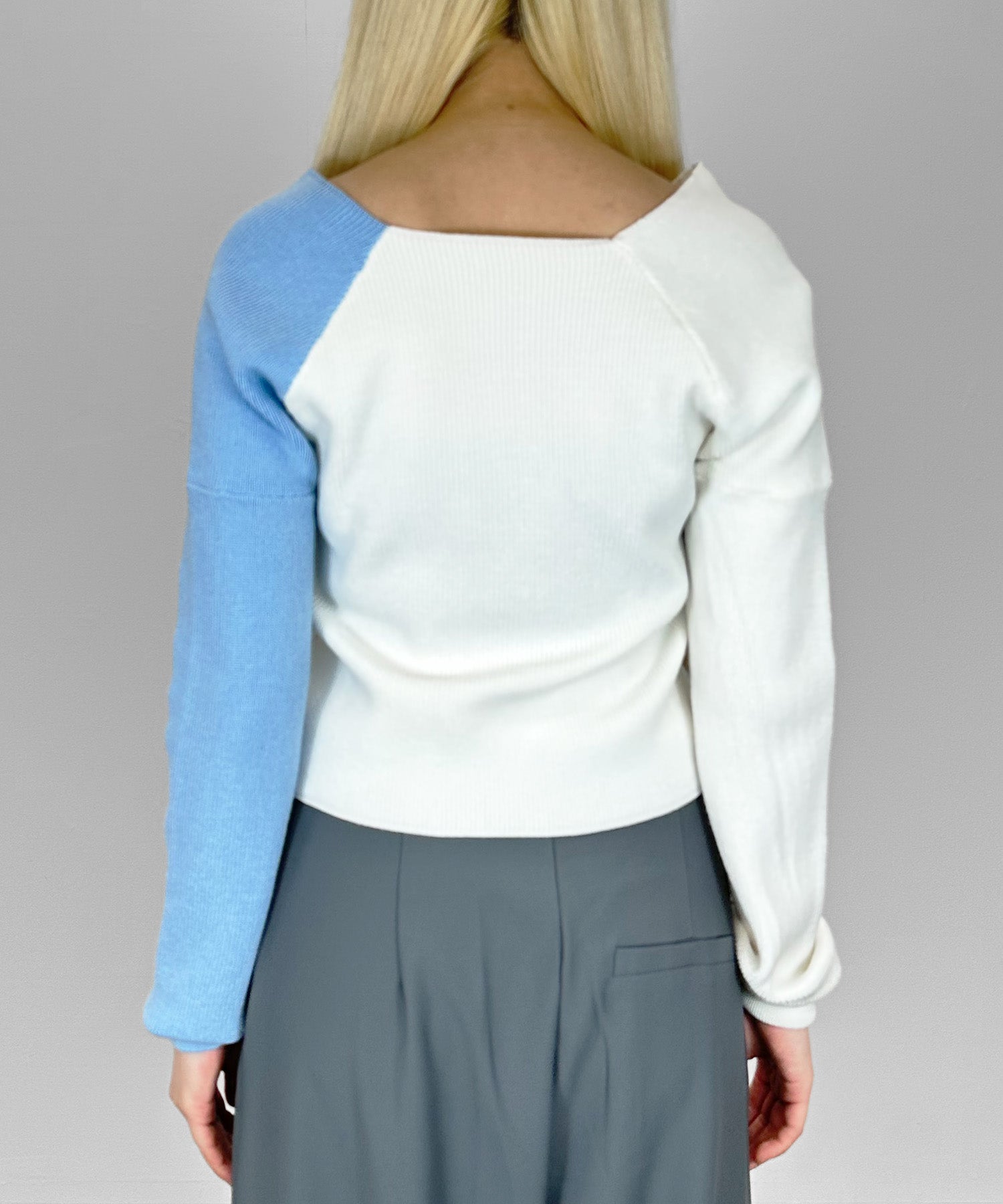 クロスオフショルバイカラーニット