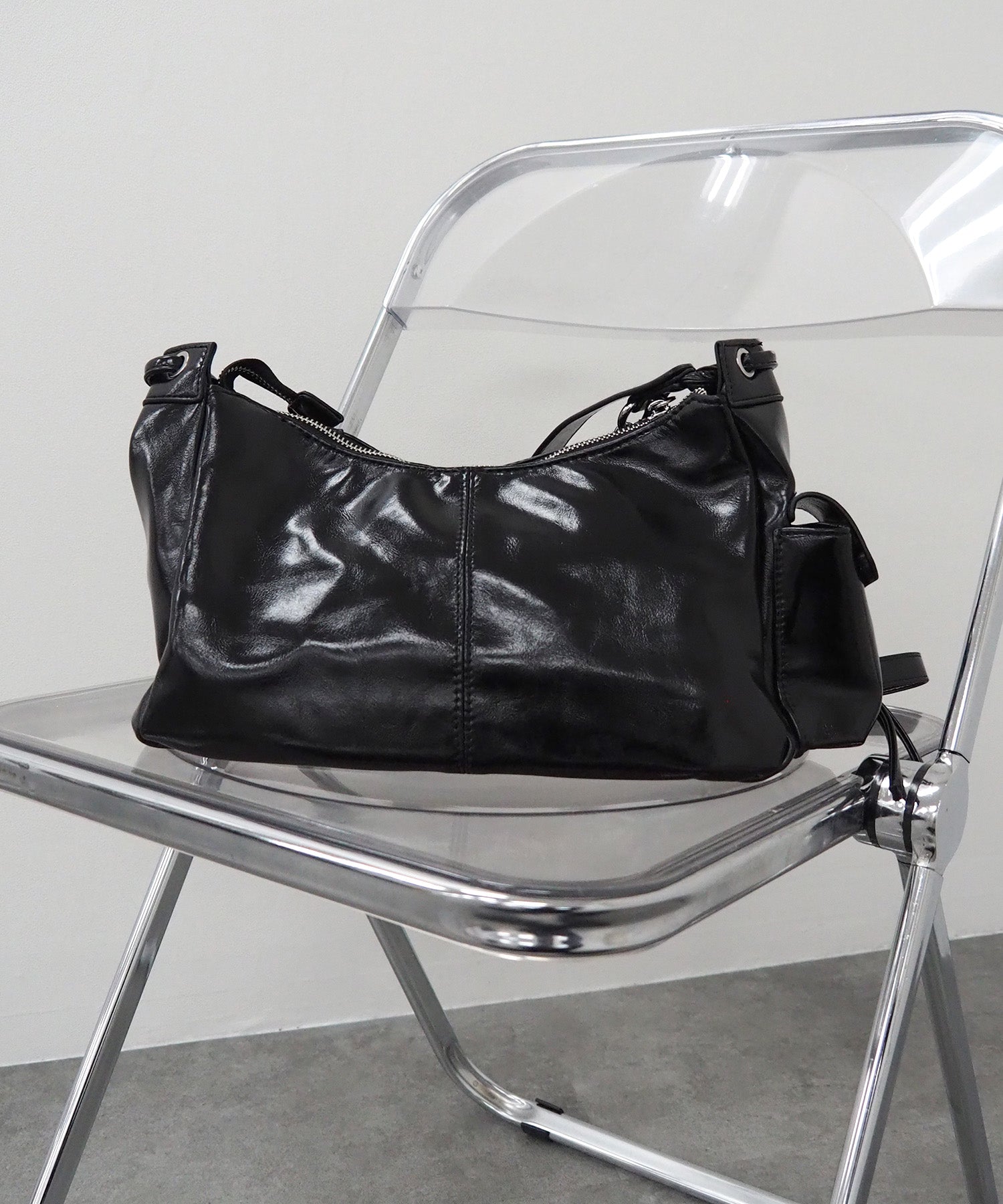 マルチポケットハーフムーンバック