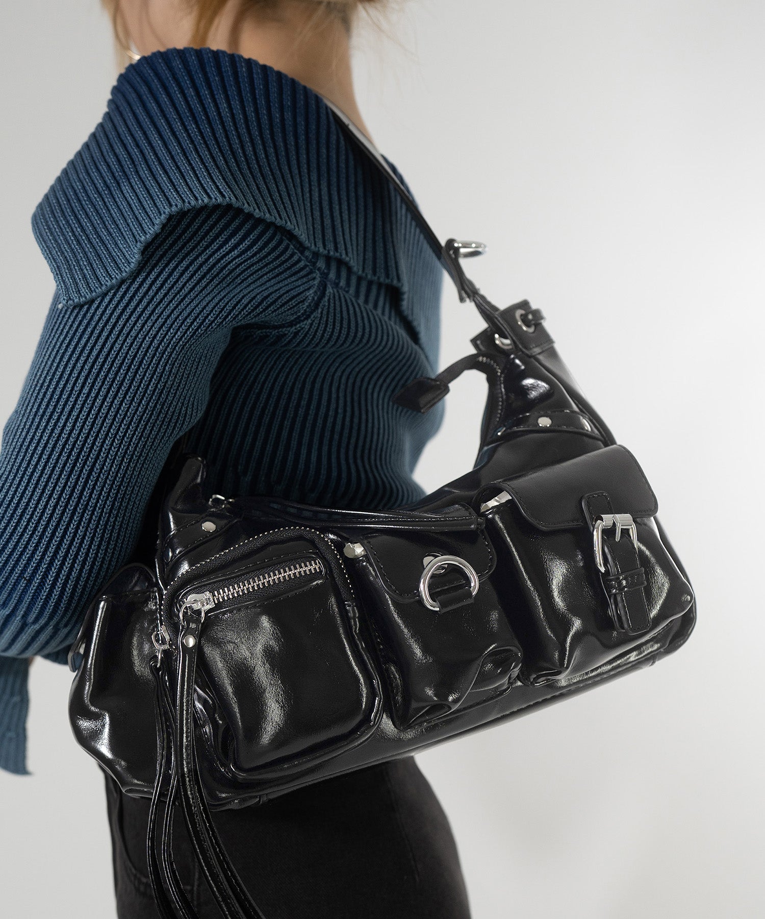 マルチポケットハーフムーンバック