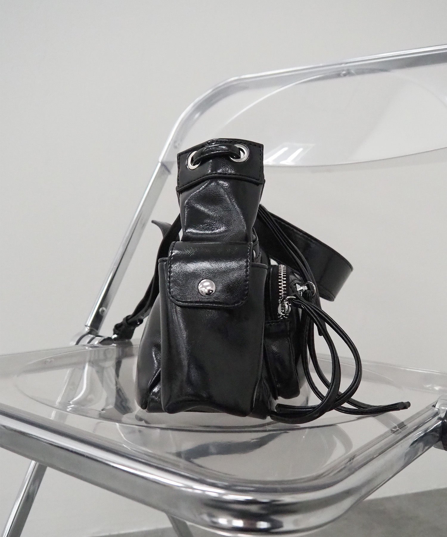 マルチポケットハーフムーンバック