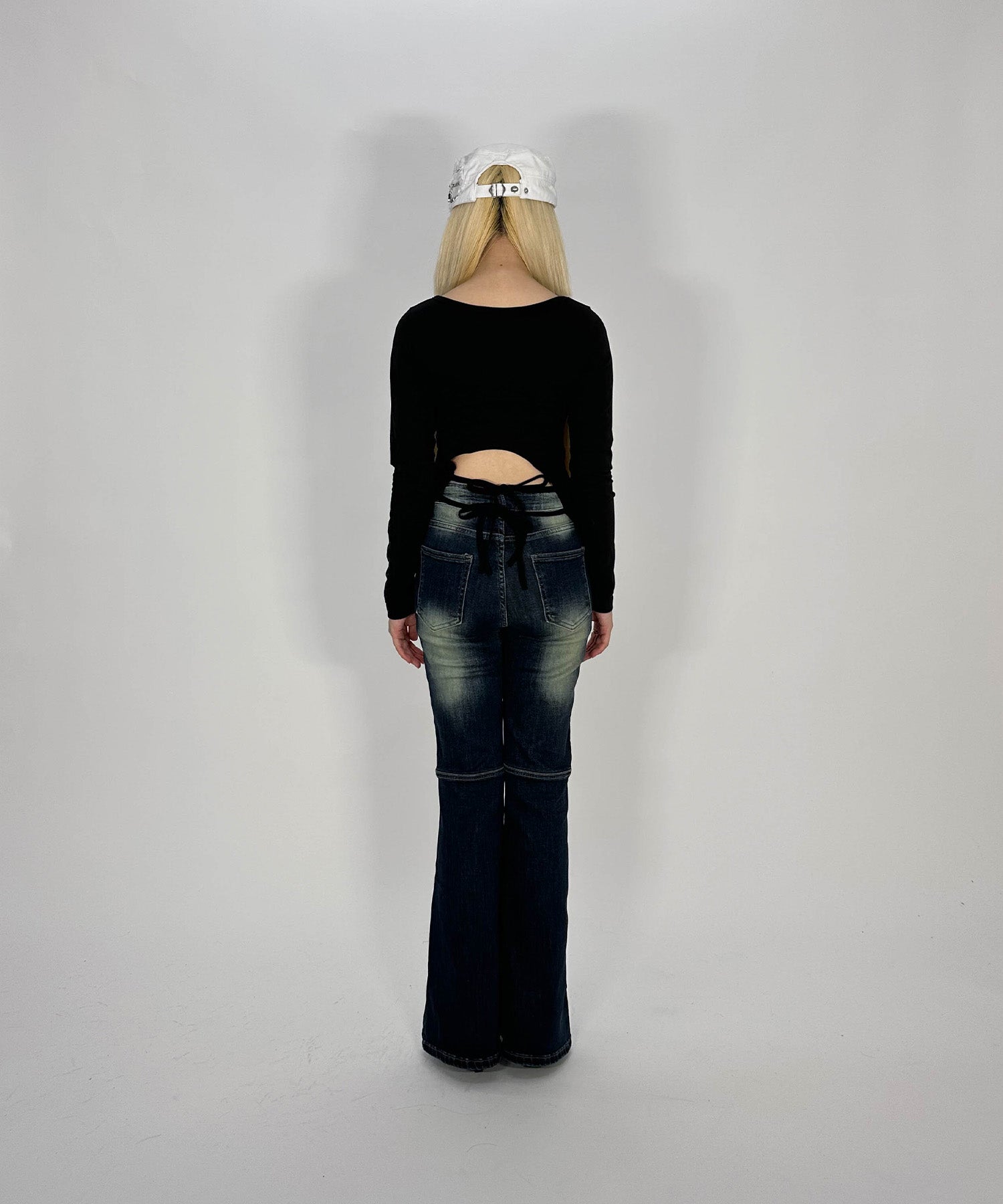 スタッズ付きフレアデニム