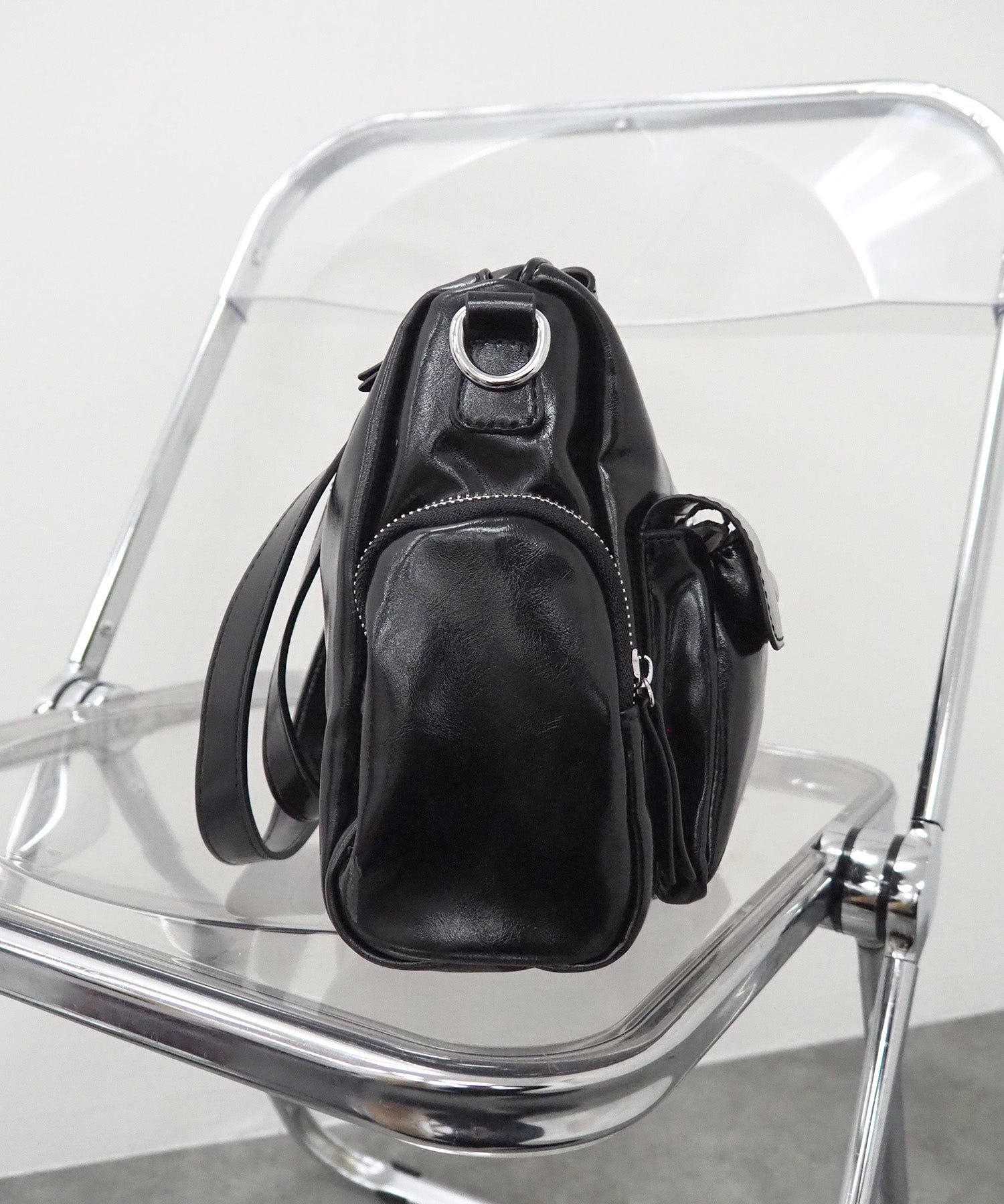 マルチポケット合皮バッグ