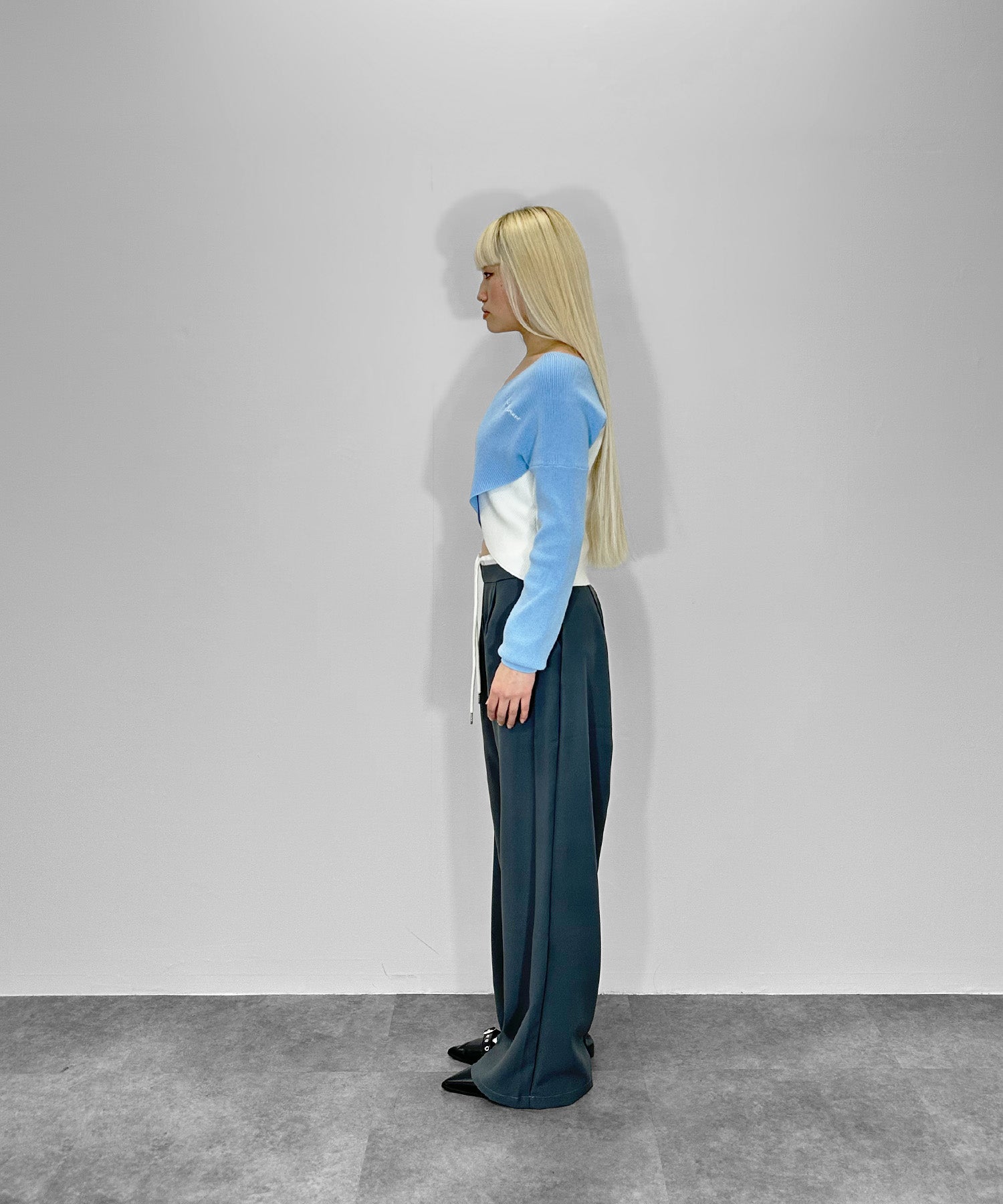 クロスオフショルバイカラーニット