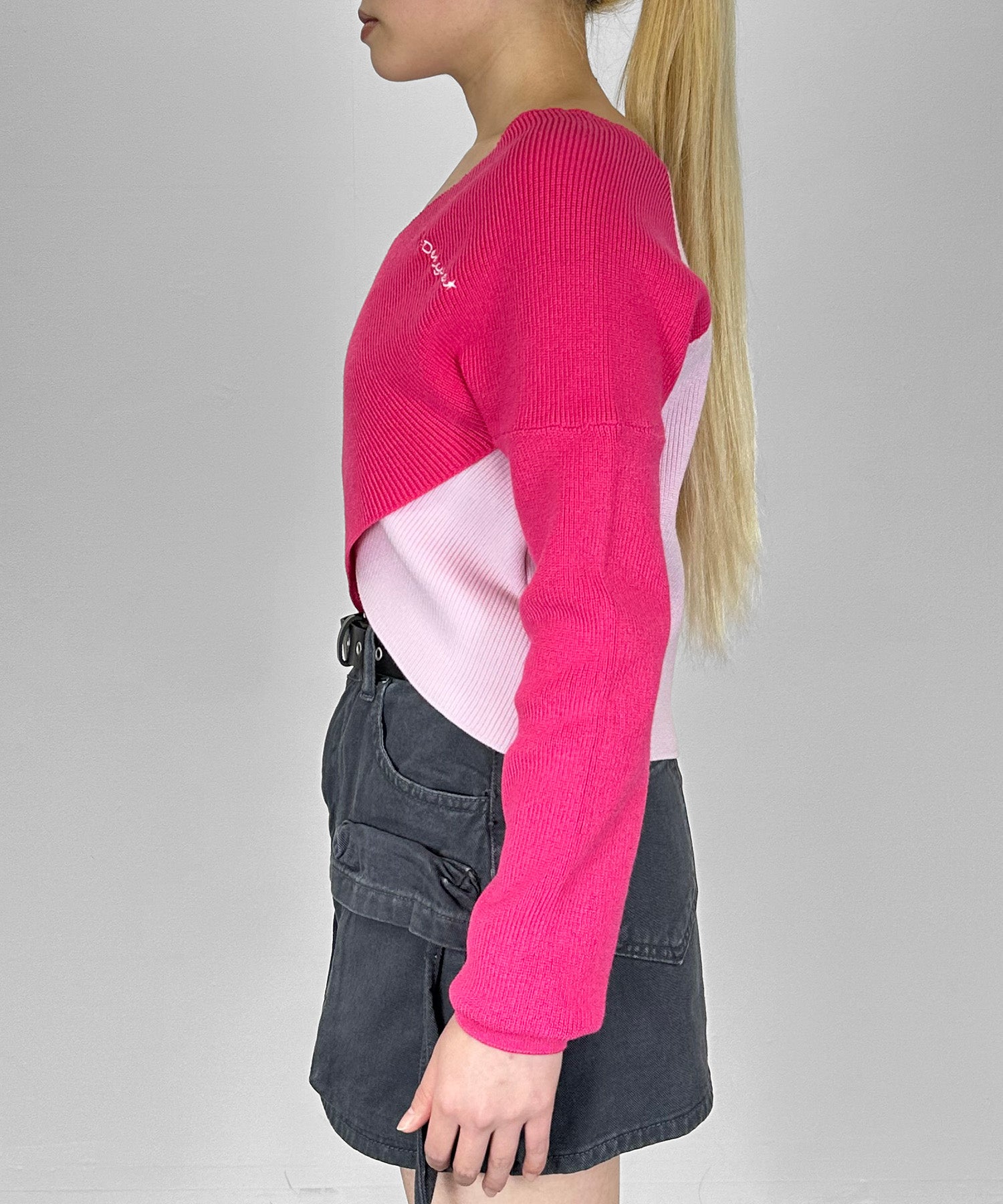 クロスオフショルバイカラーニット