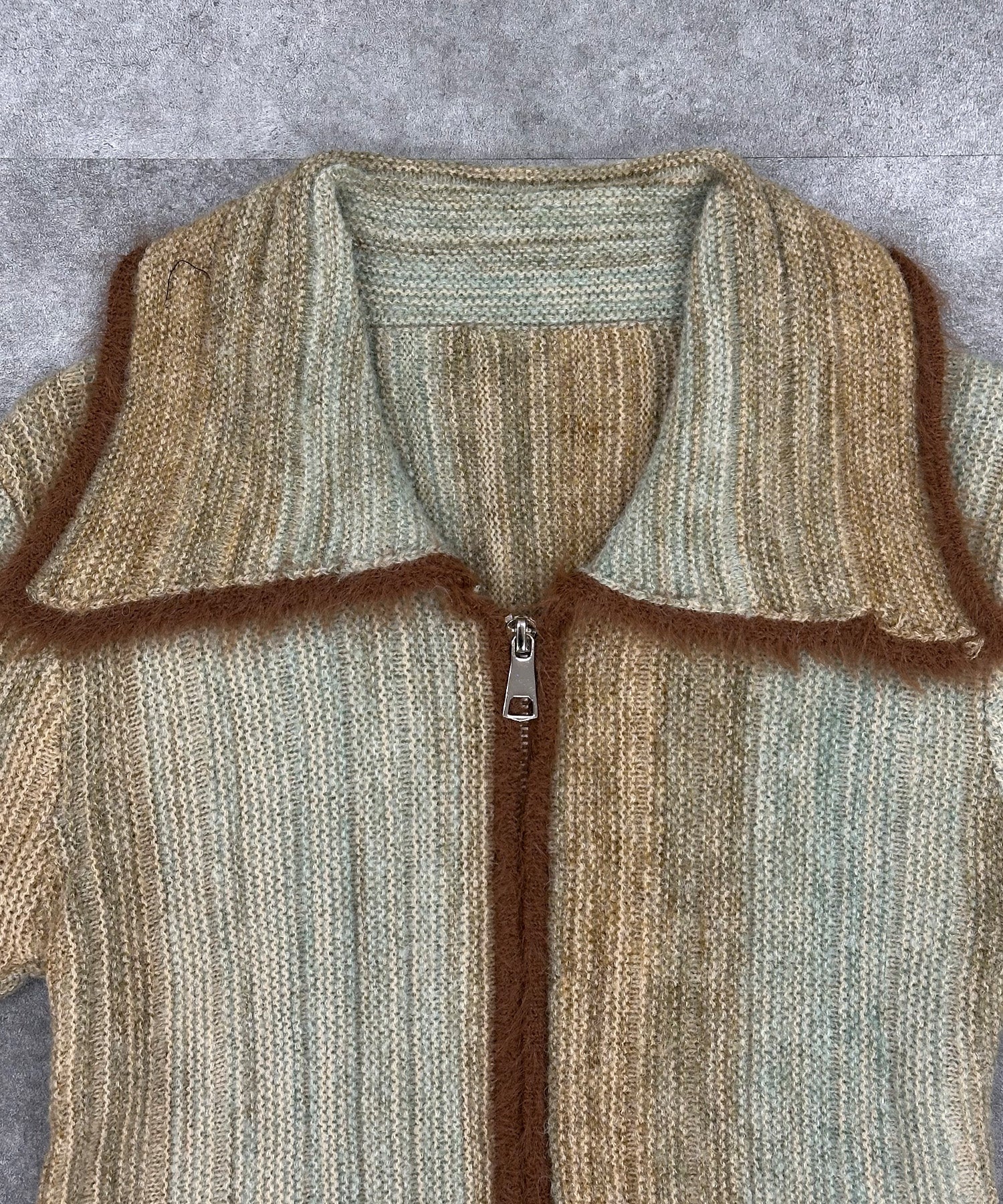 ファートリムジップトップス