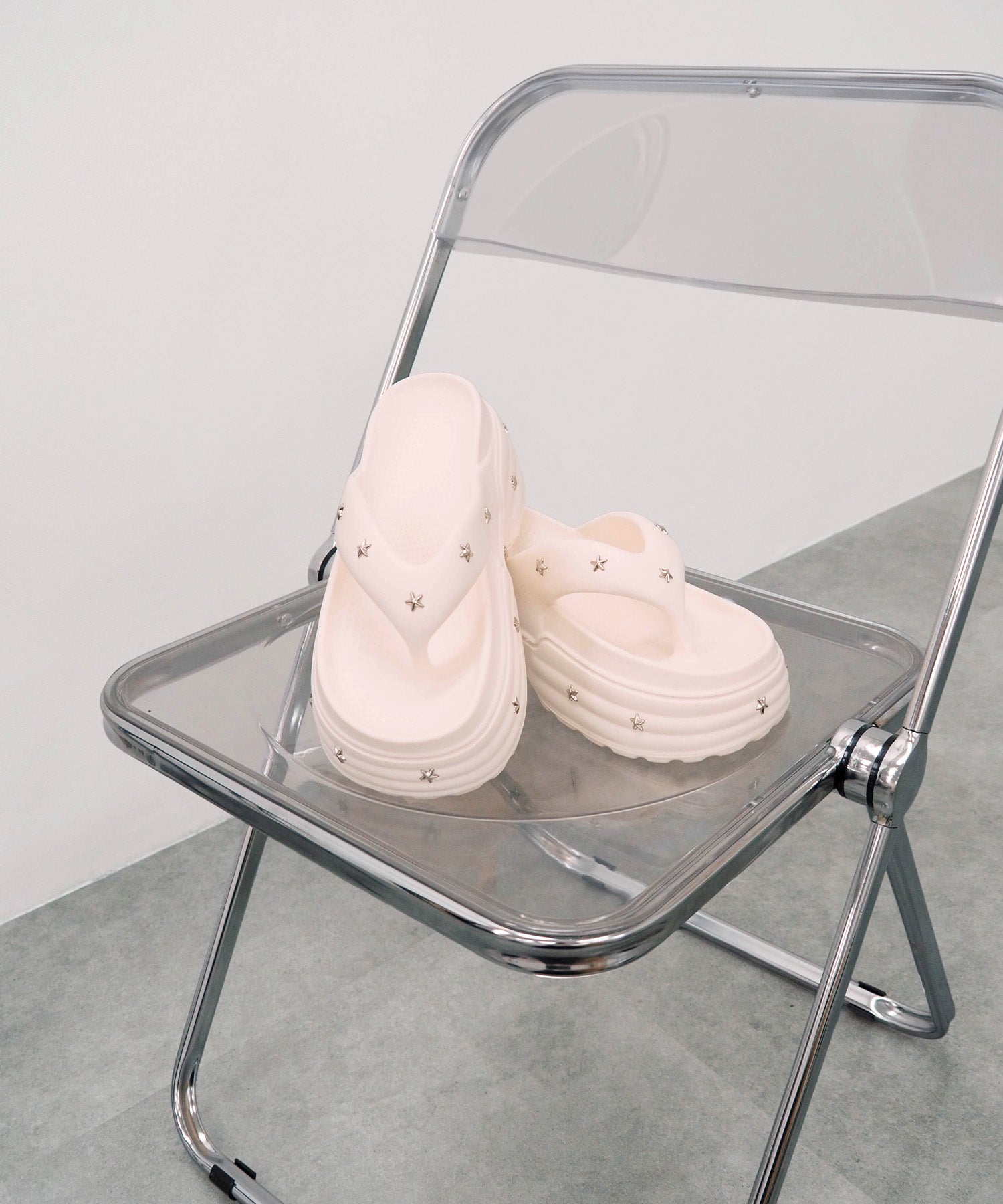 スタースタッズ厚底ビーチサンダル