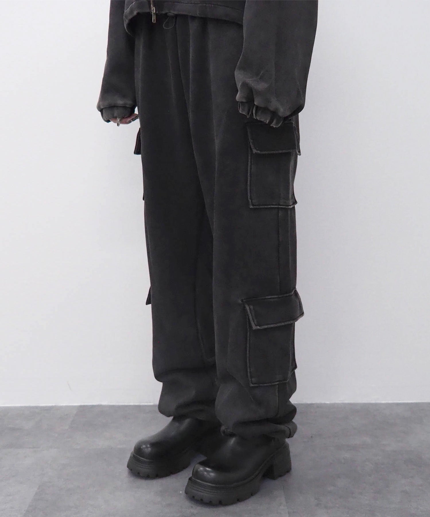 ウォッシュドスウェットカーゴパンツ