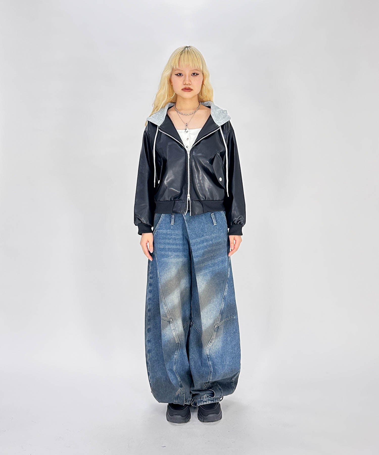 フード付きレザージャケット