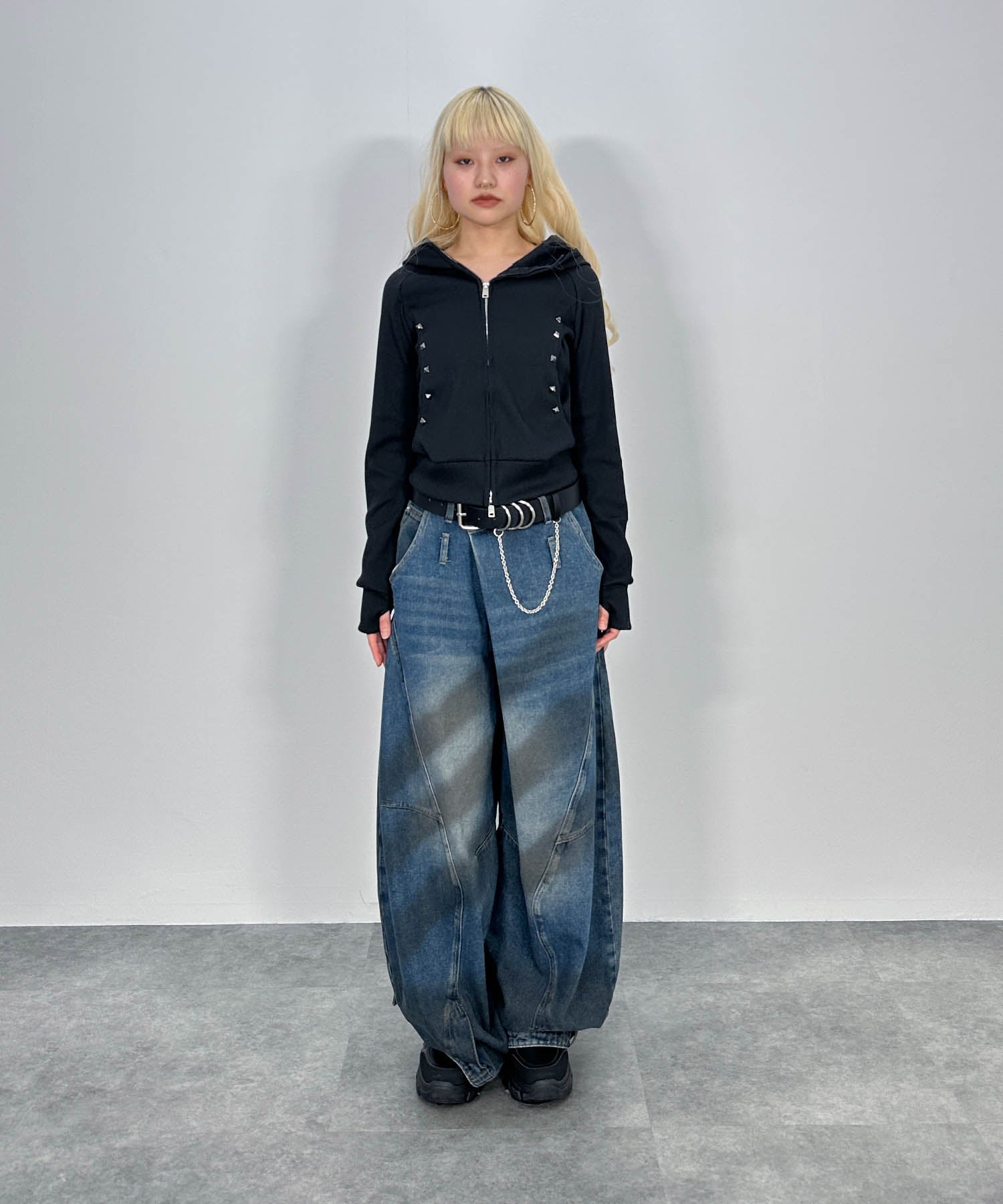 スタッズリブフードパーカー