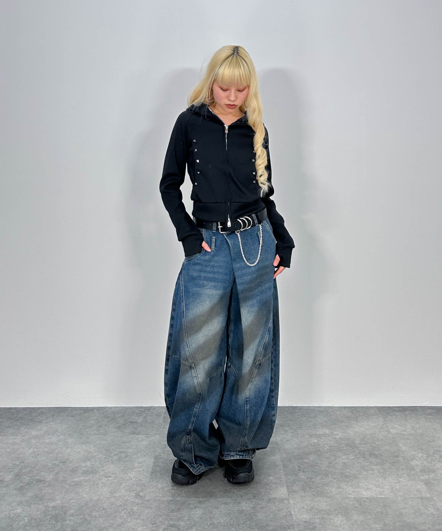 スタッズリブフードパーカー