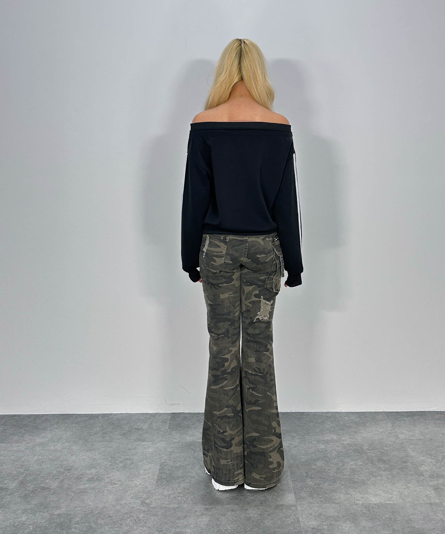 ジップアップオフショルTARENTスウェット