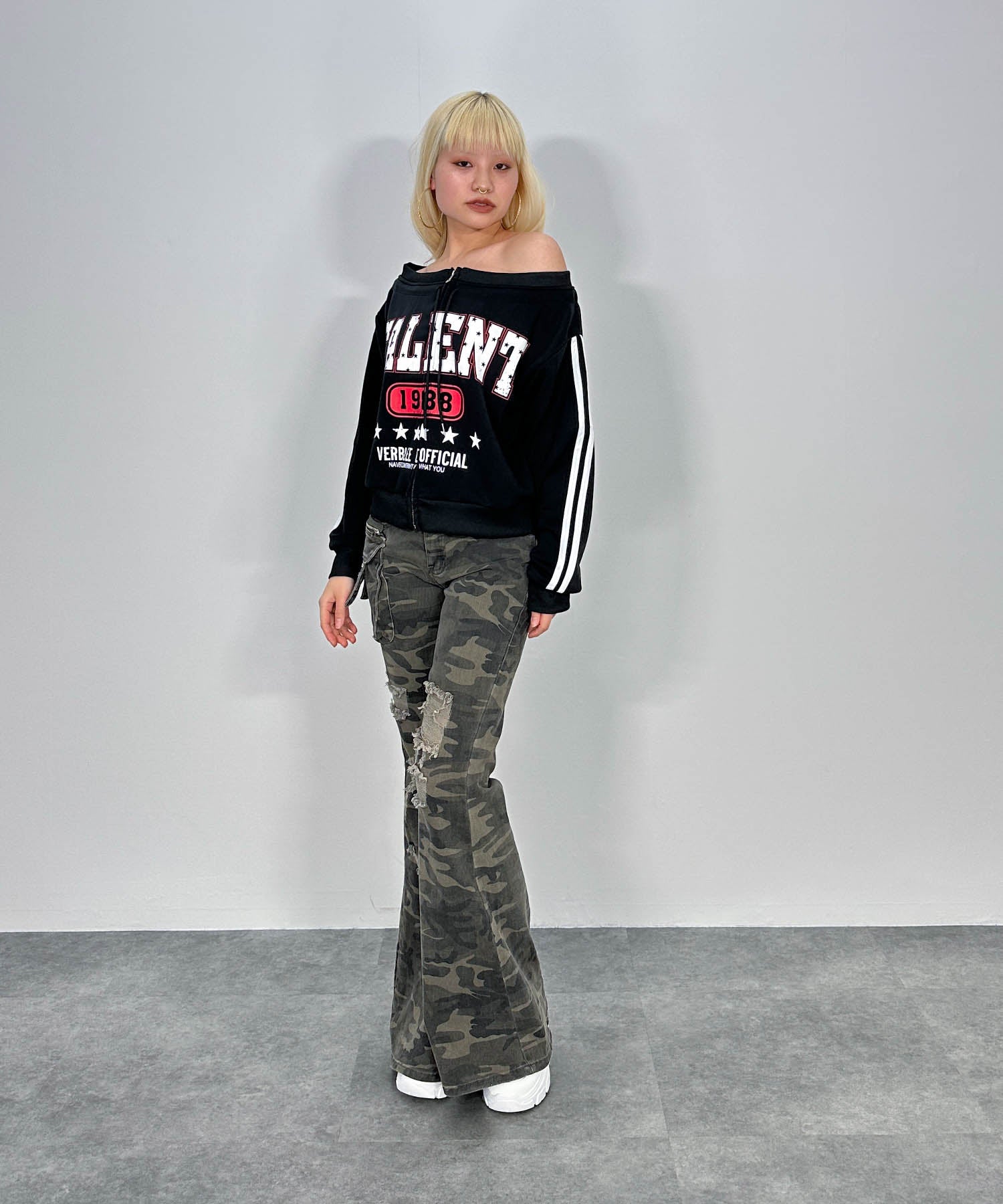 ジップアップオフショルTARENTスウェット