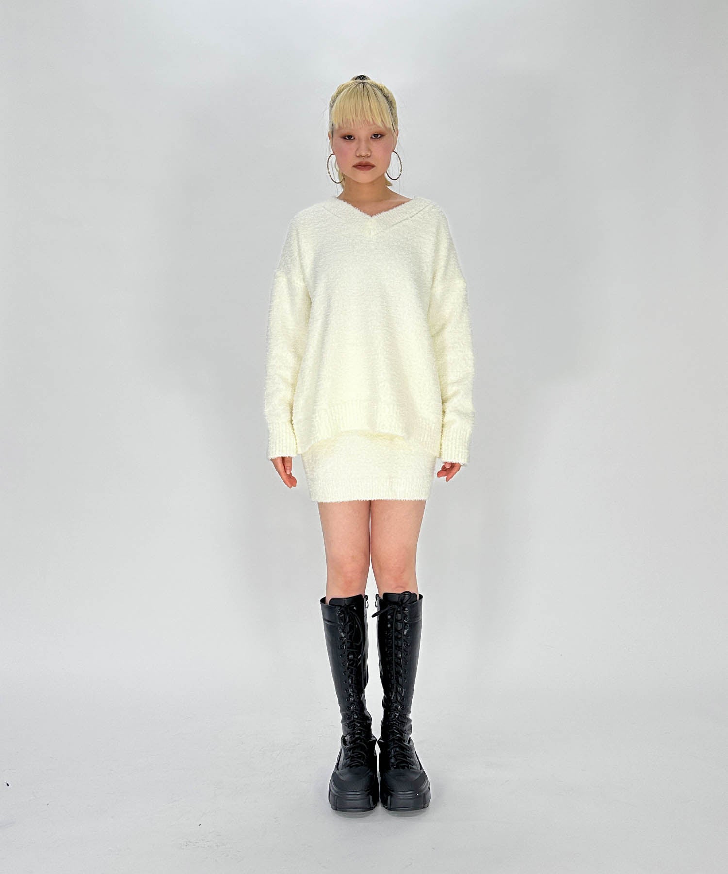 Vネックオーバーニットセットアップ