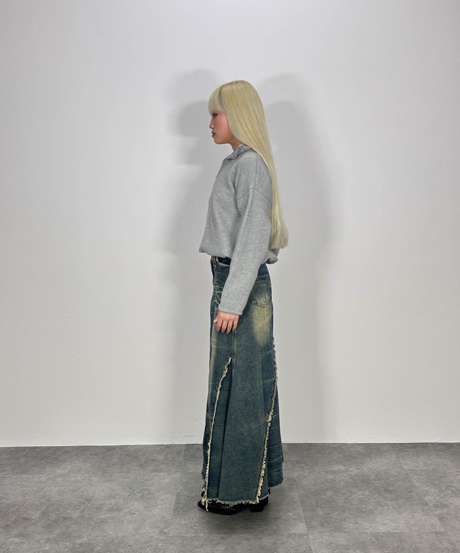 バックロゴハーフジップニット