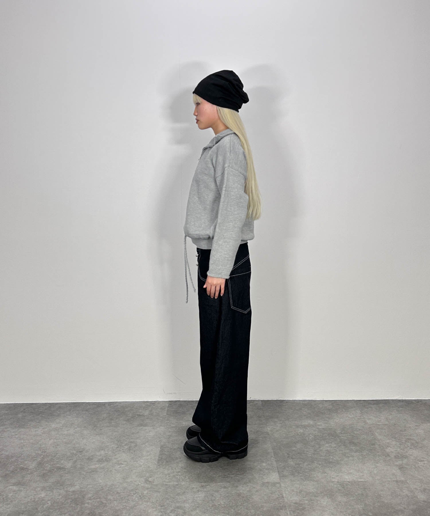 バックロゴハーフジップニット