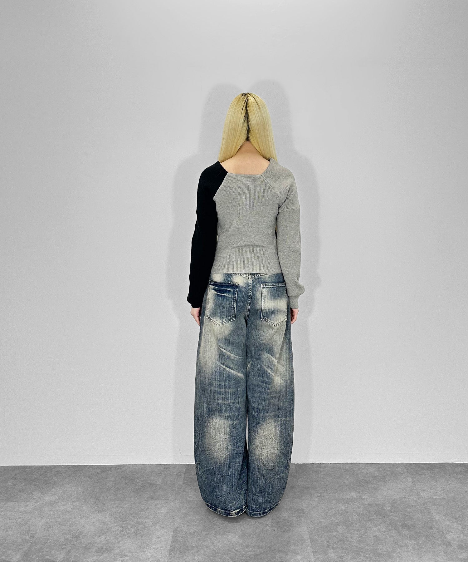 クロスオフショルバイカラーニット