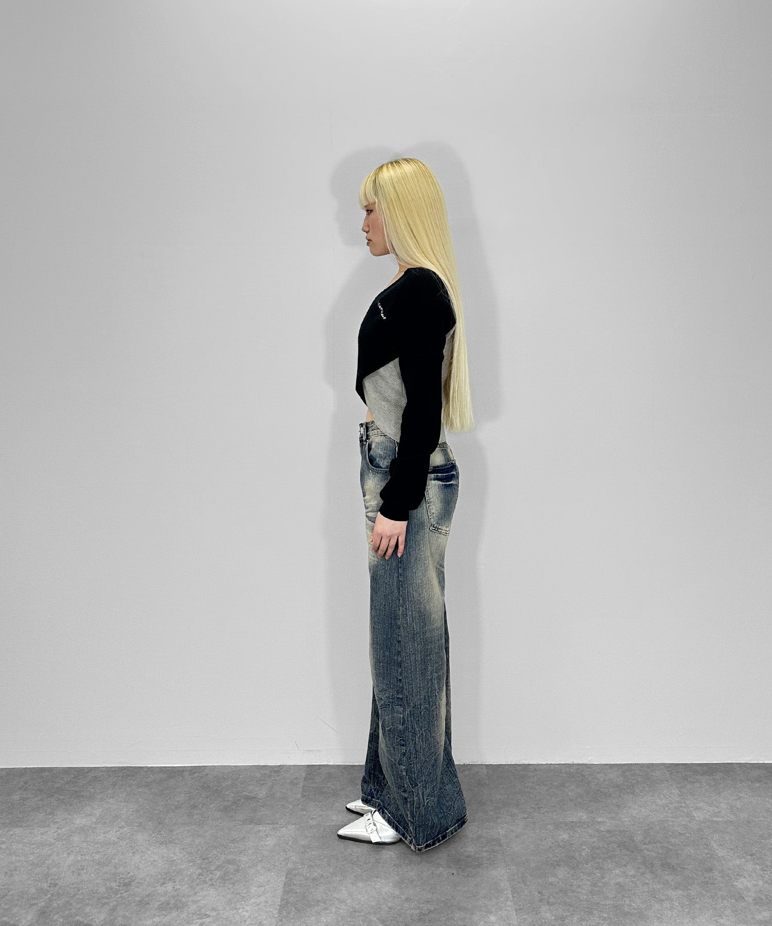 クロスオフショルバイカラーニット