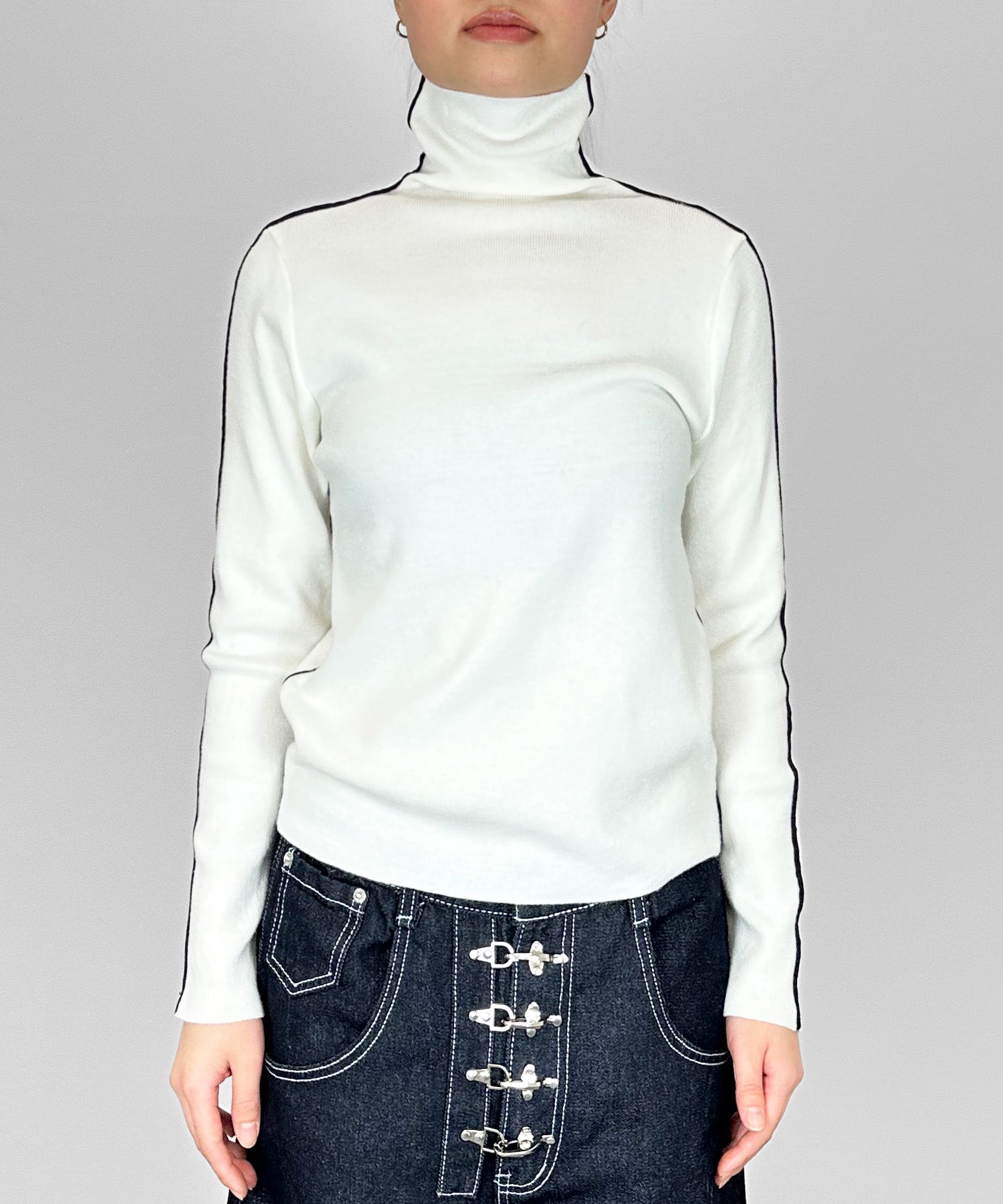 ハイネックワンライントップス