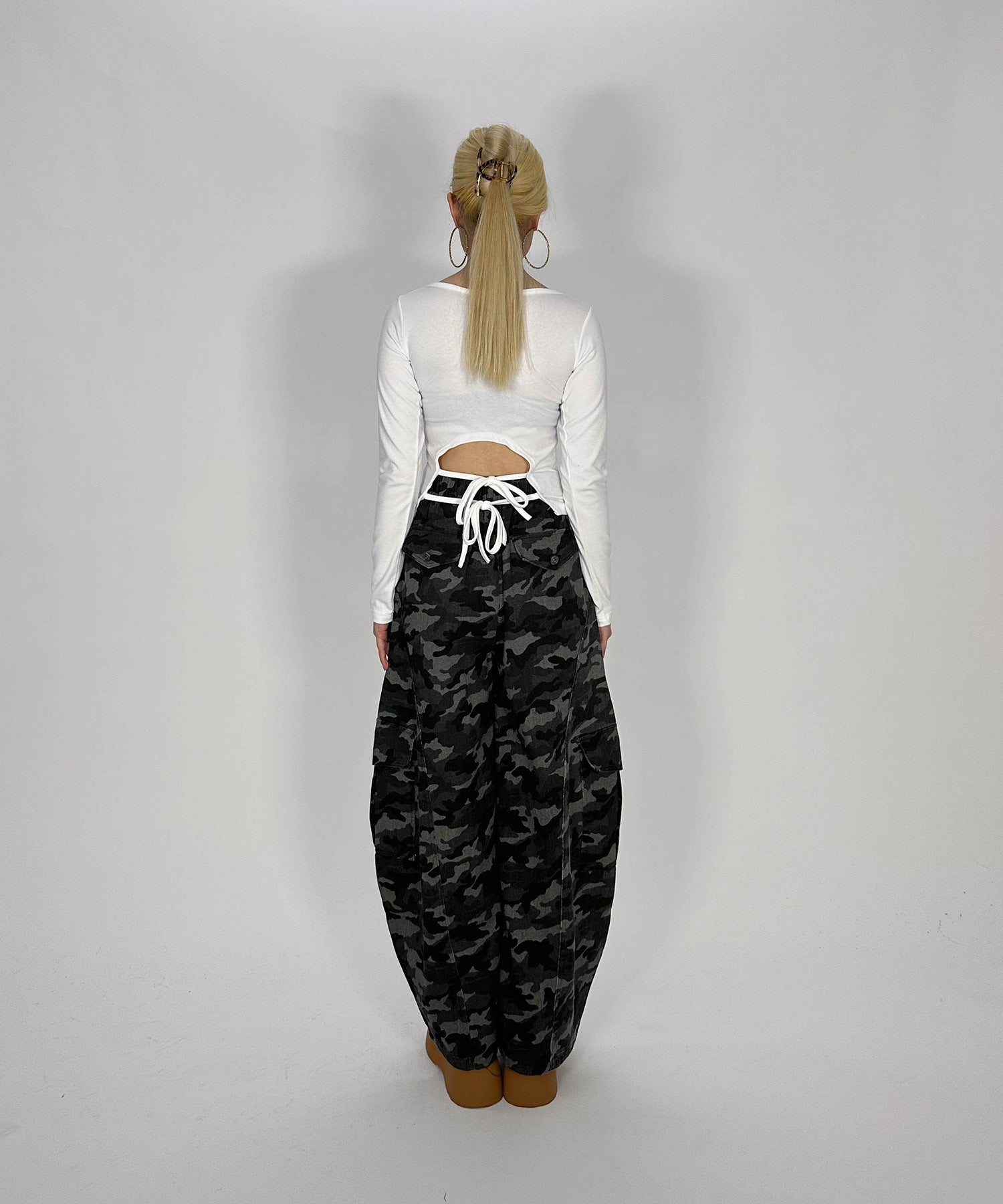 カモ柄バルーンパンツ