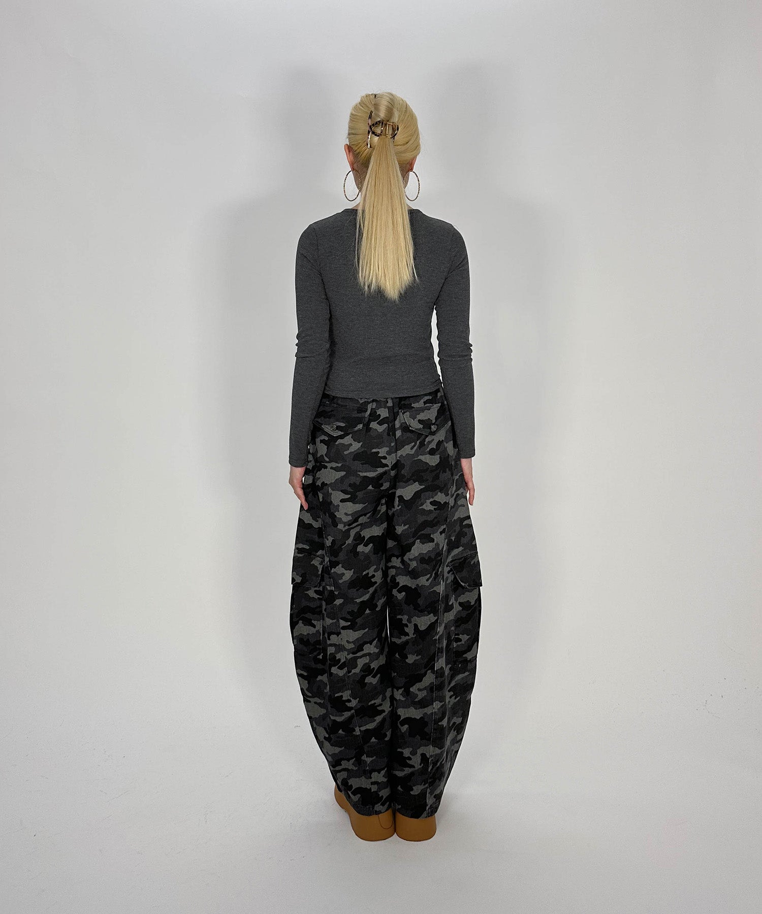 カモ柄バルーンパンツ