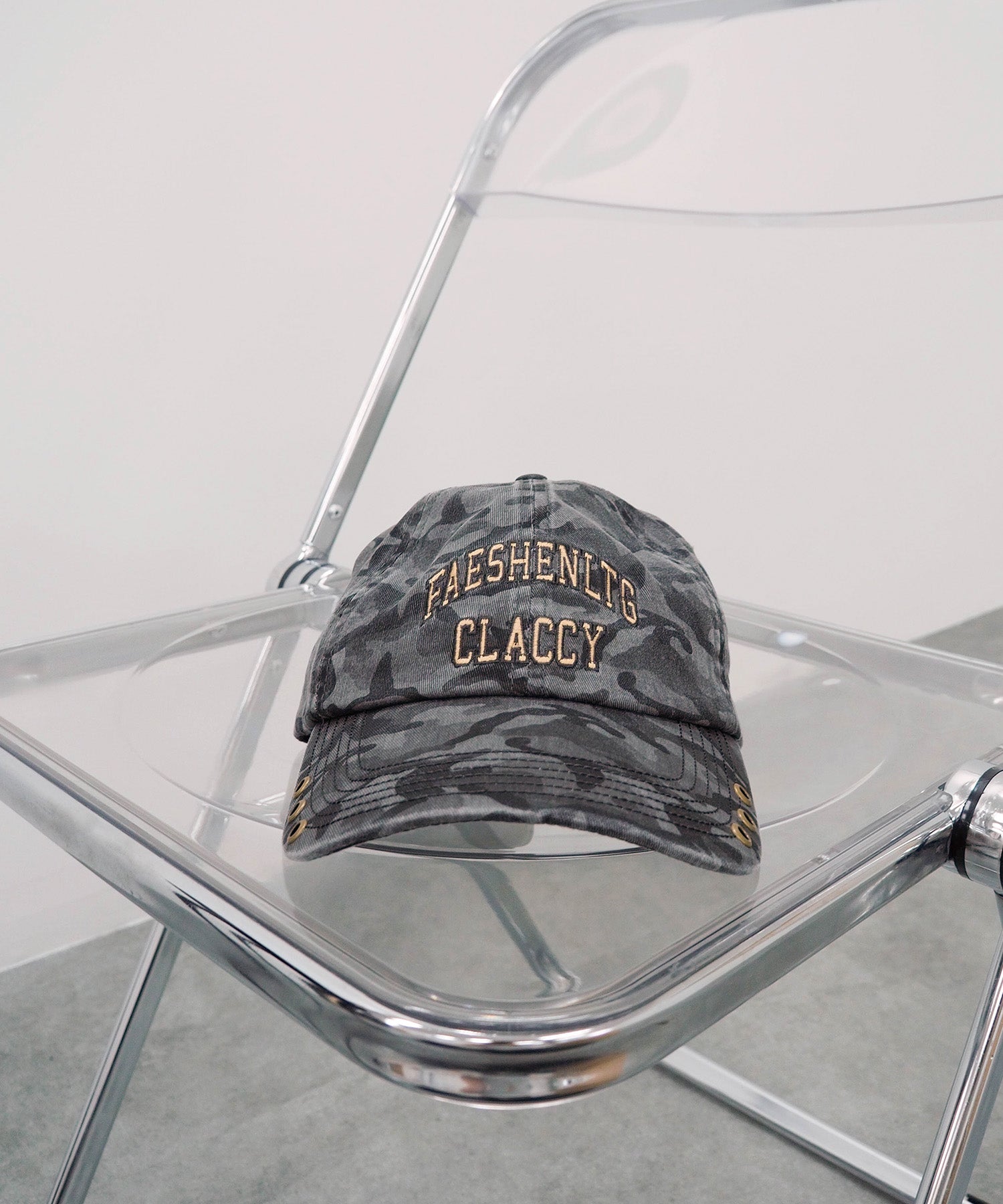 カモ柄ハトメロゴキャップ