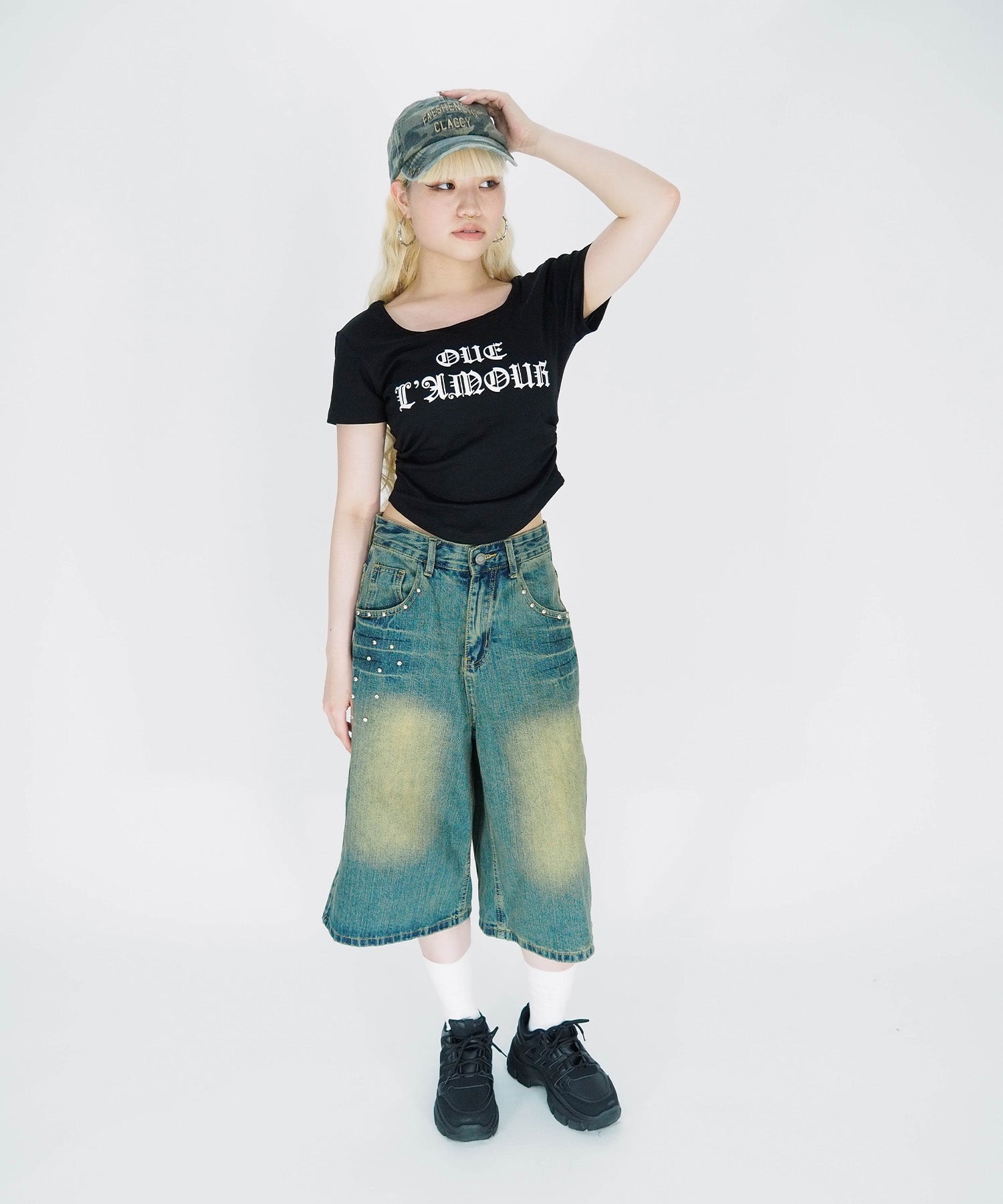 スタッズバミューダデニムパンツ