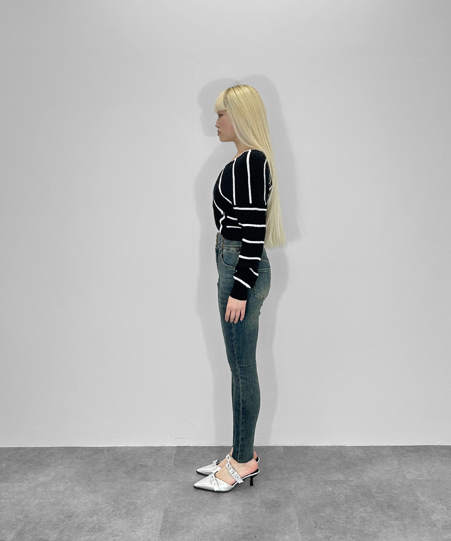 クロスオフショルストライプニット