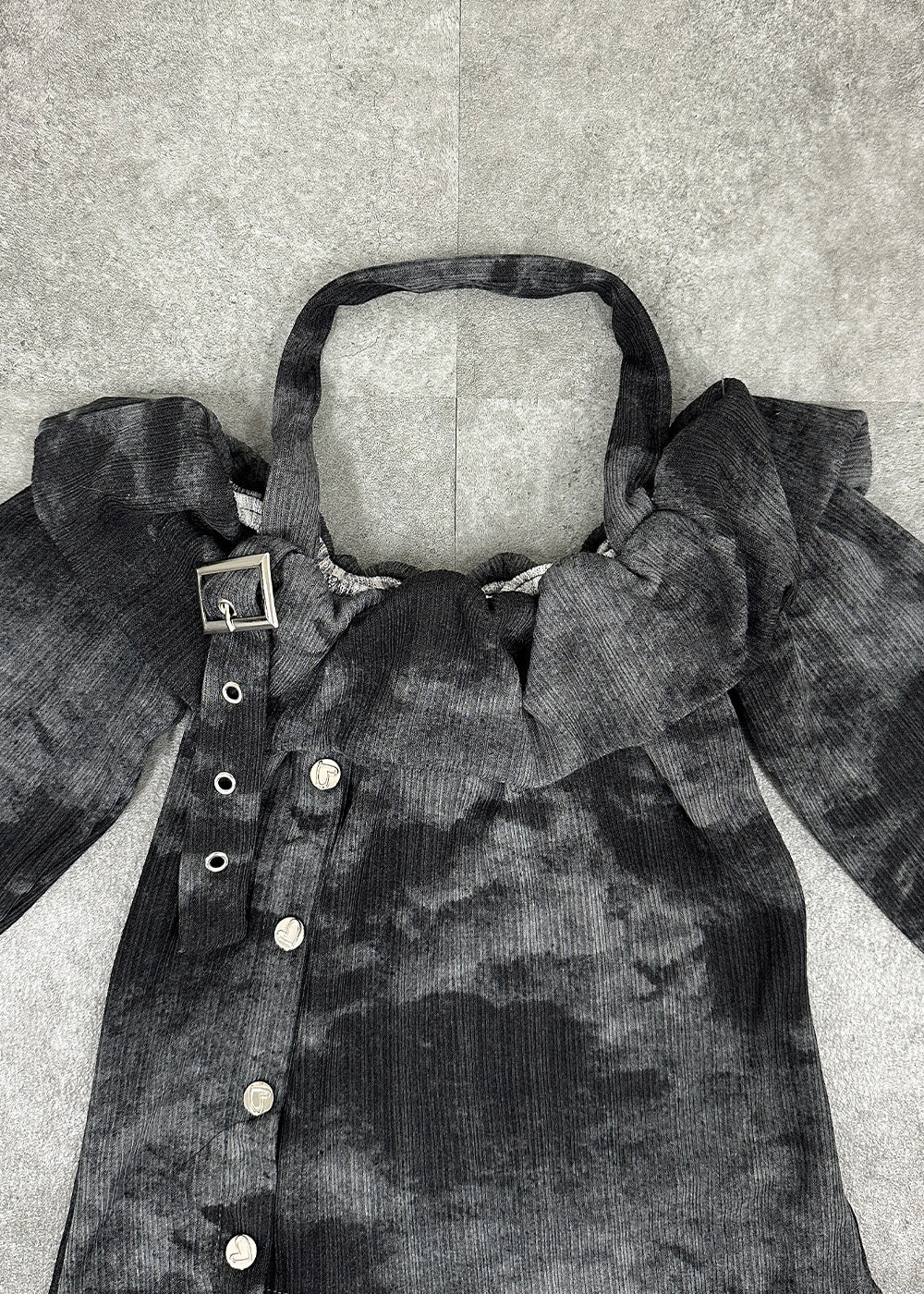 ホルターネックショルダートップス