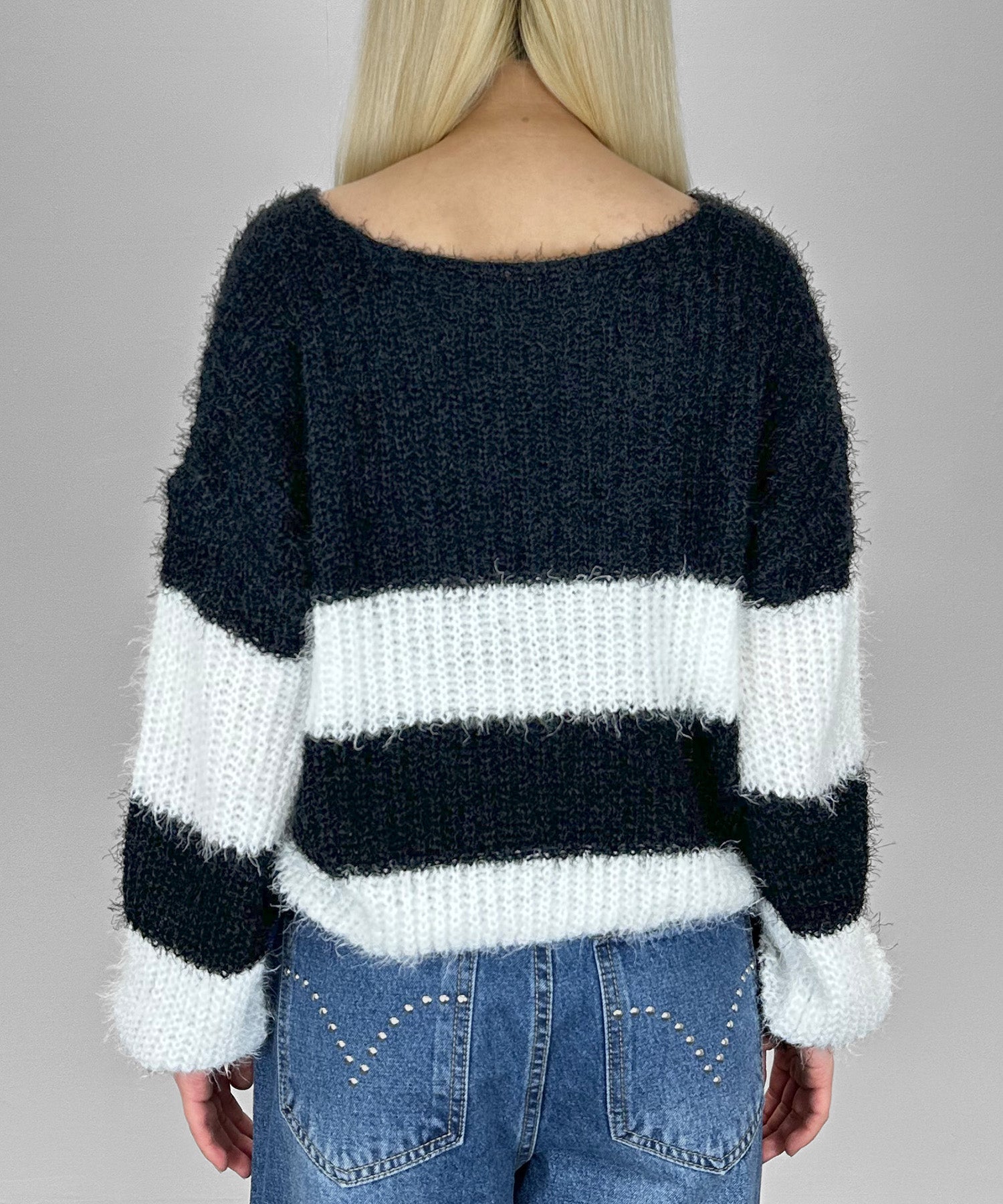 ワイドボーダーVネックニット