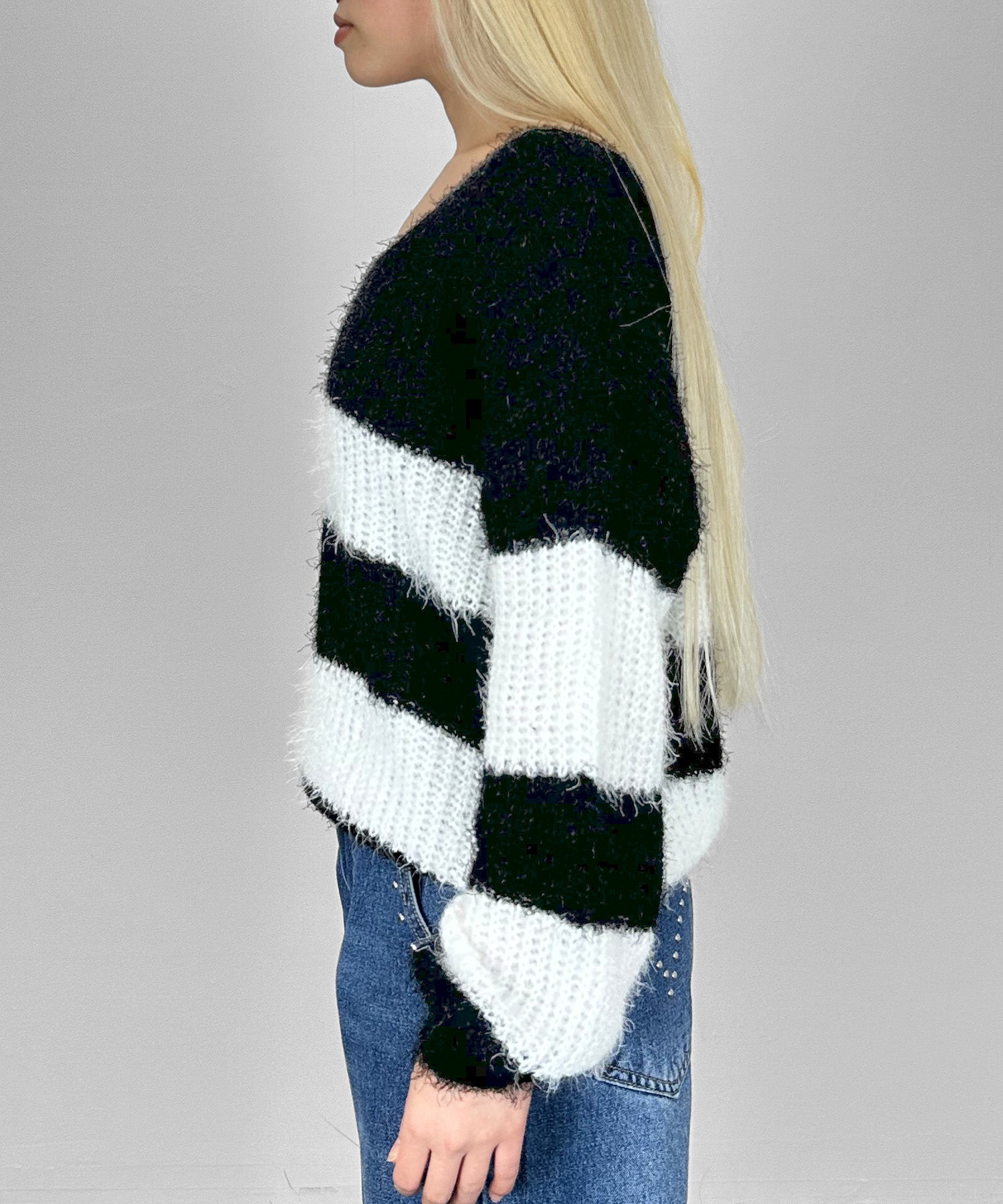 ワイドボーダーVネックニット