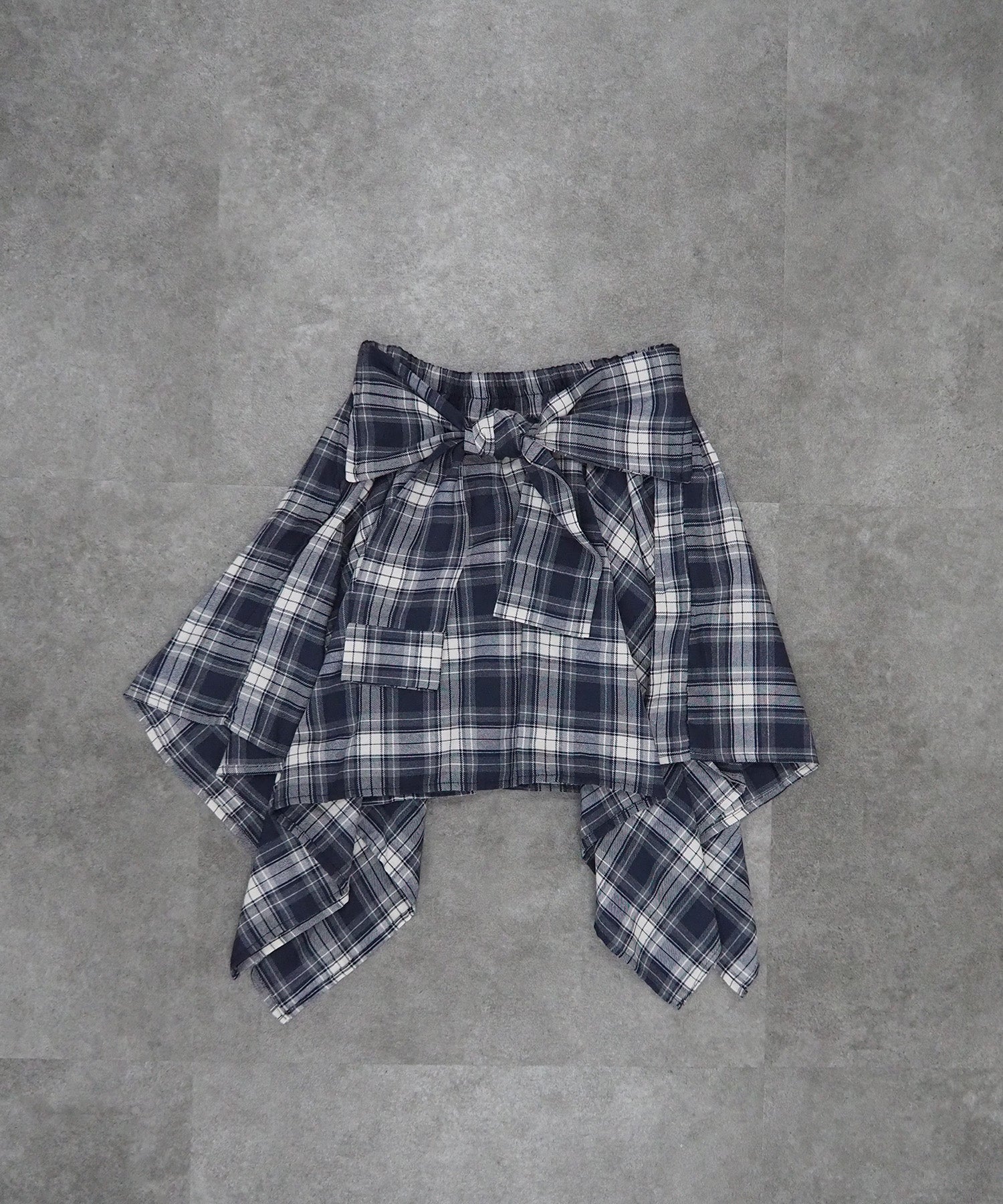 腰巻きシャツ風スカート