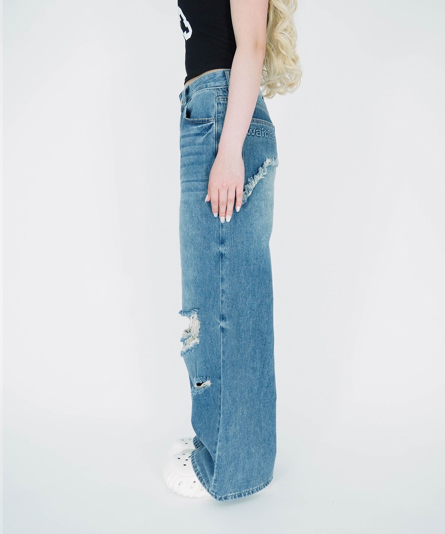 ダメージエンボスデニム