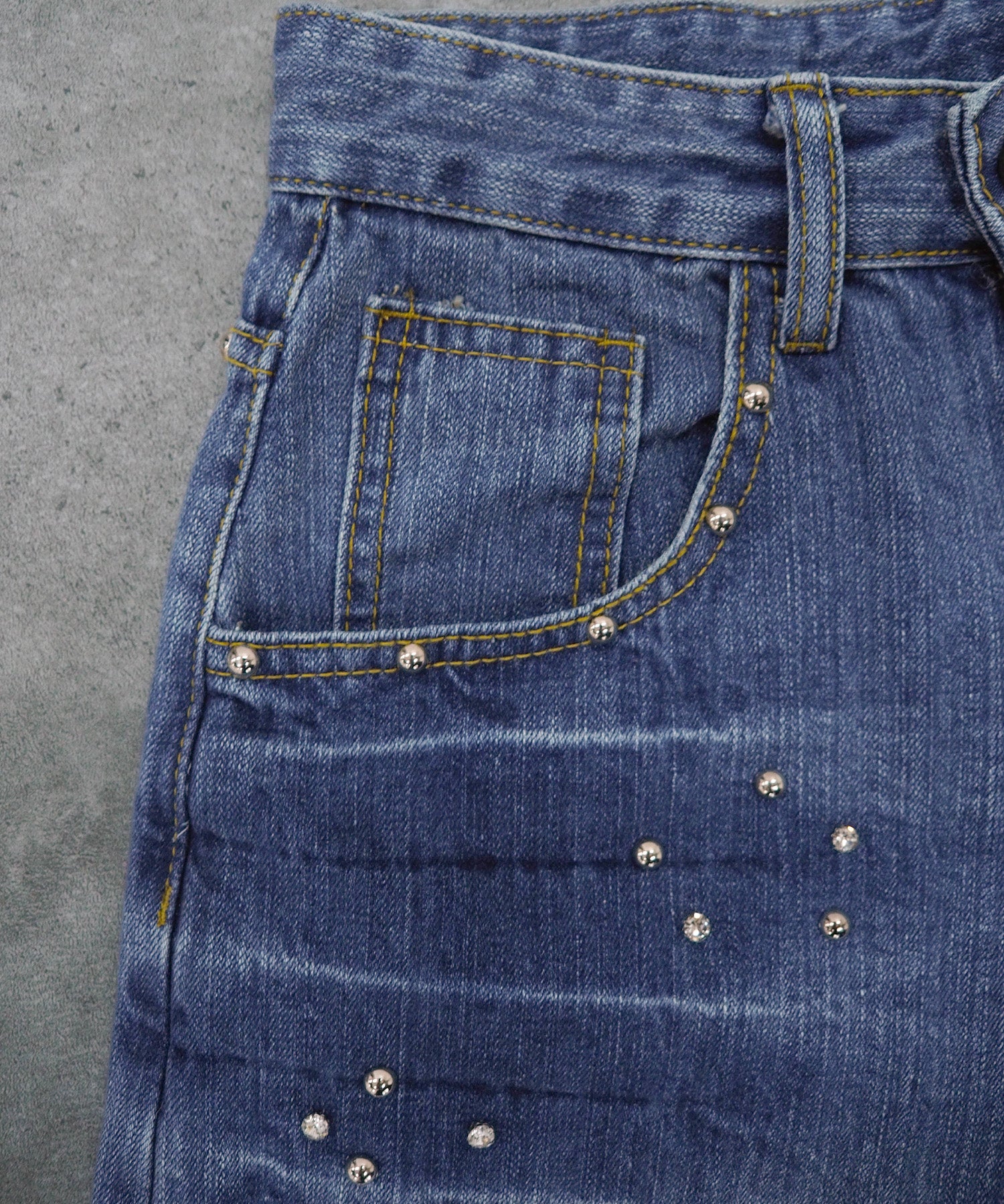 スタッズバミューダデニムパンツ