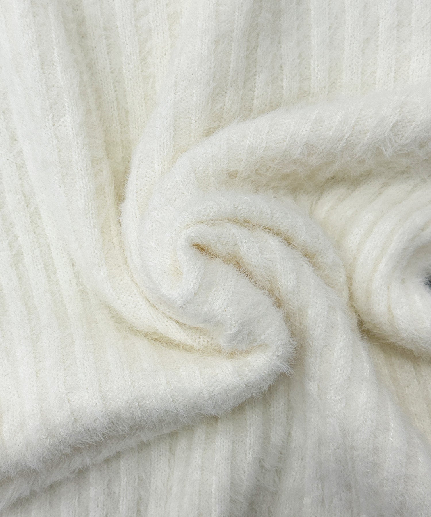 アンゴラ風ロングニットセーター