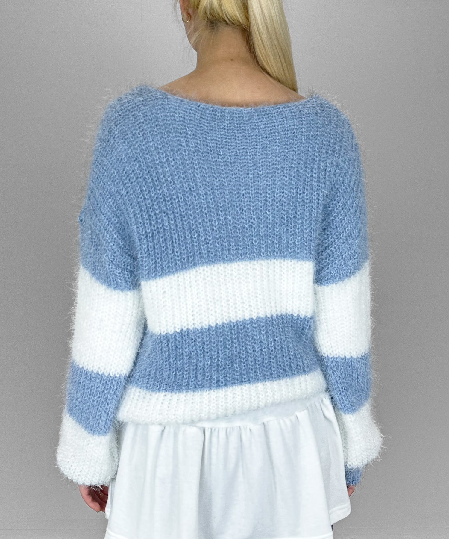 ワイドボーダーVネックニット