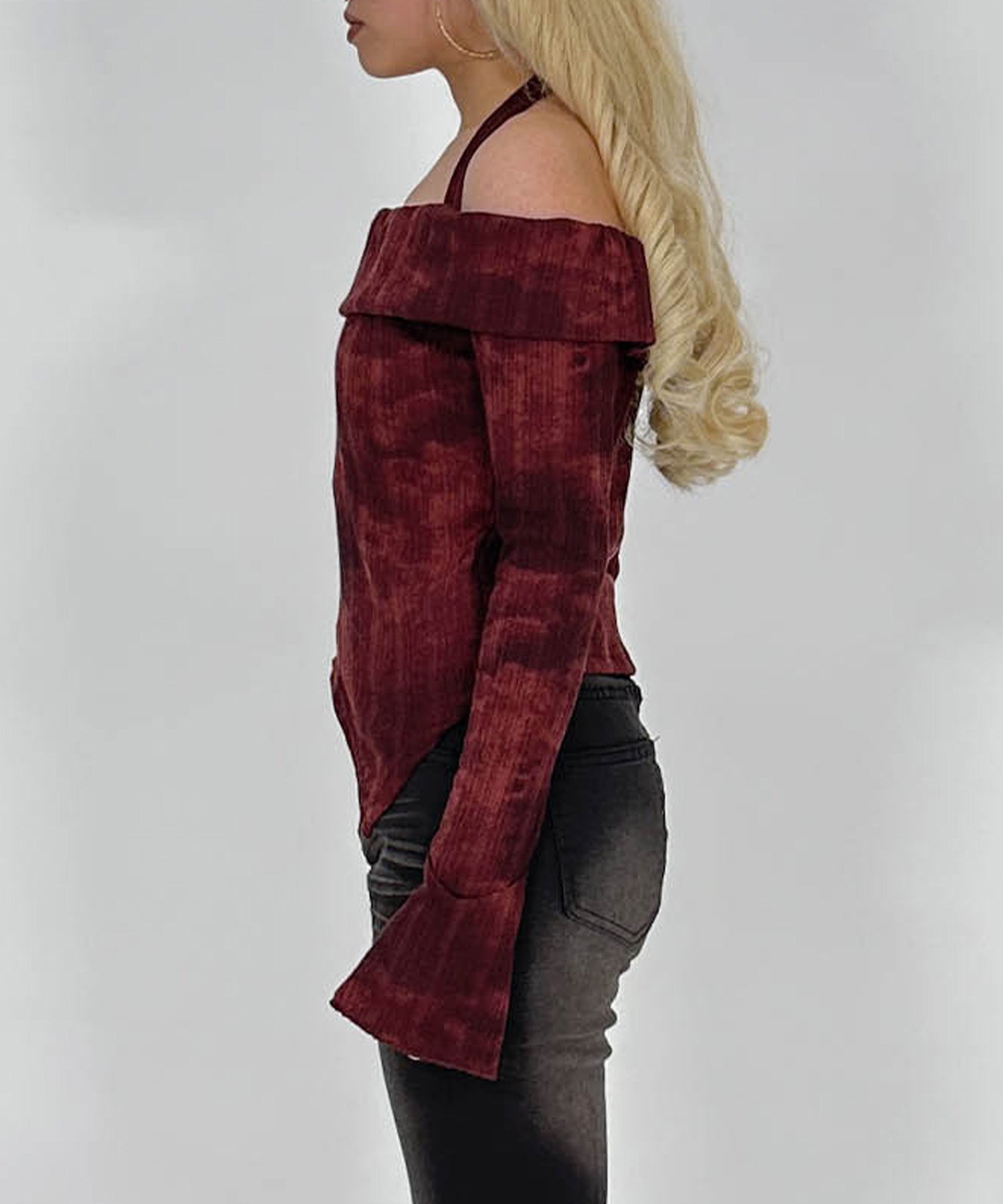 ホルターネックショルダートップス