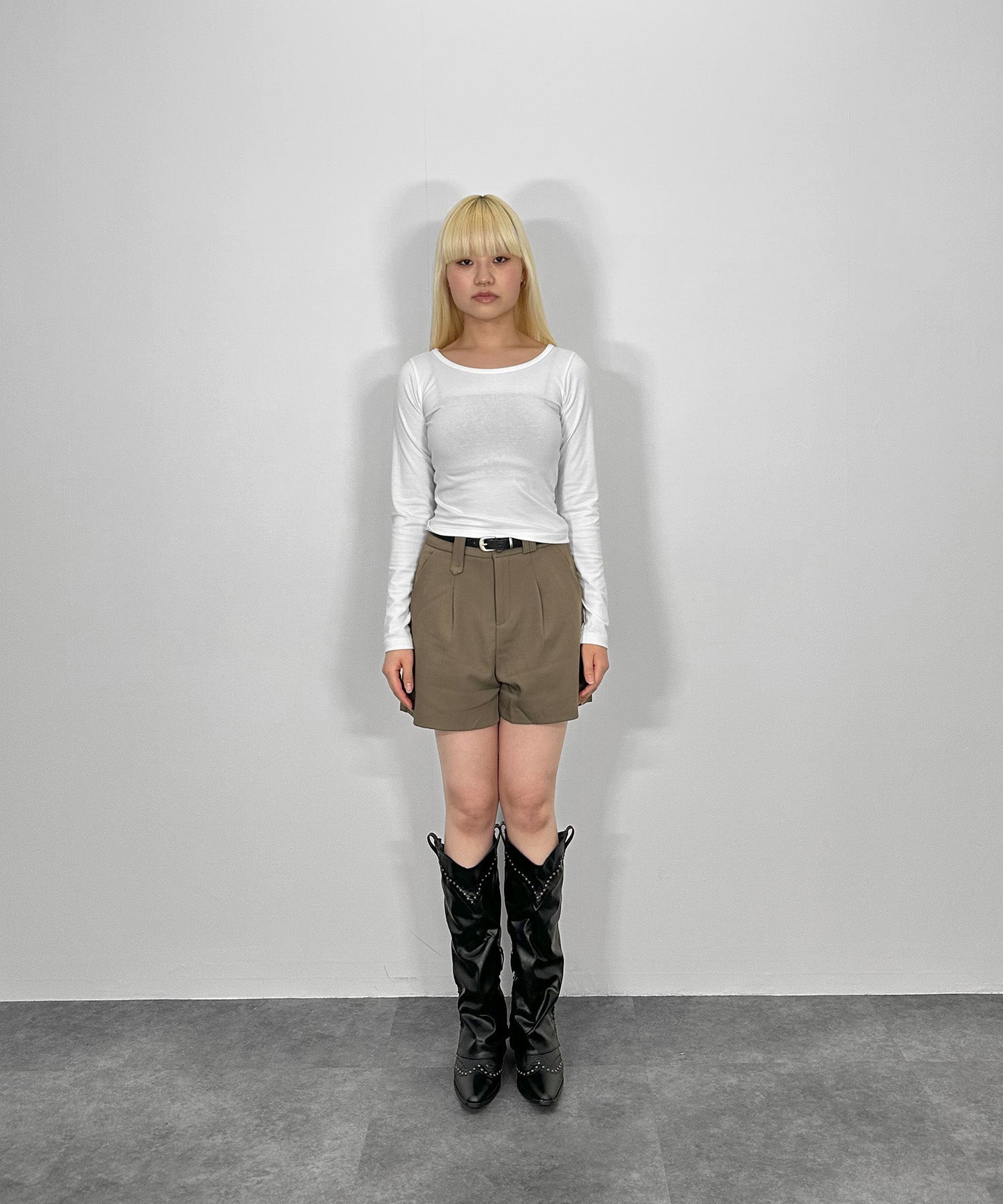 バックダブルストラップロングTシャツ