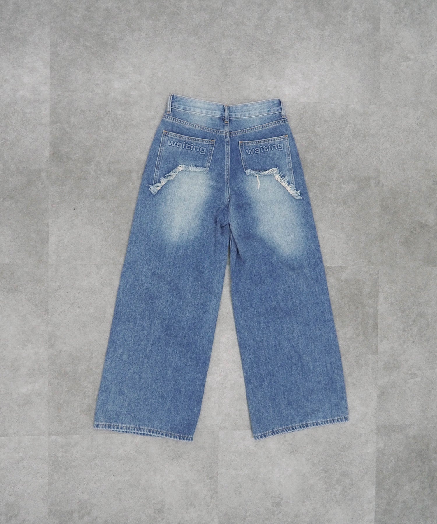 ダメージエンボスデニム