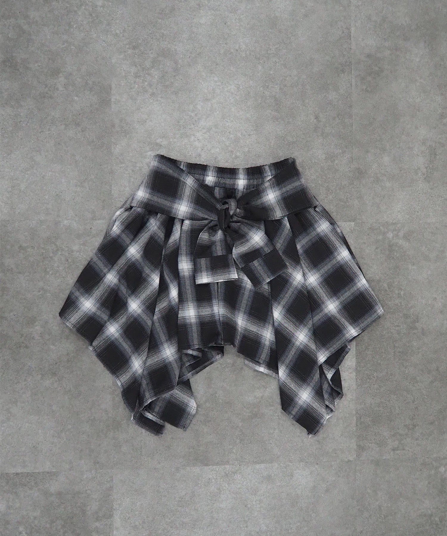 腰巻きシャツ風スカート