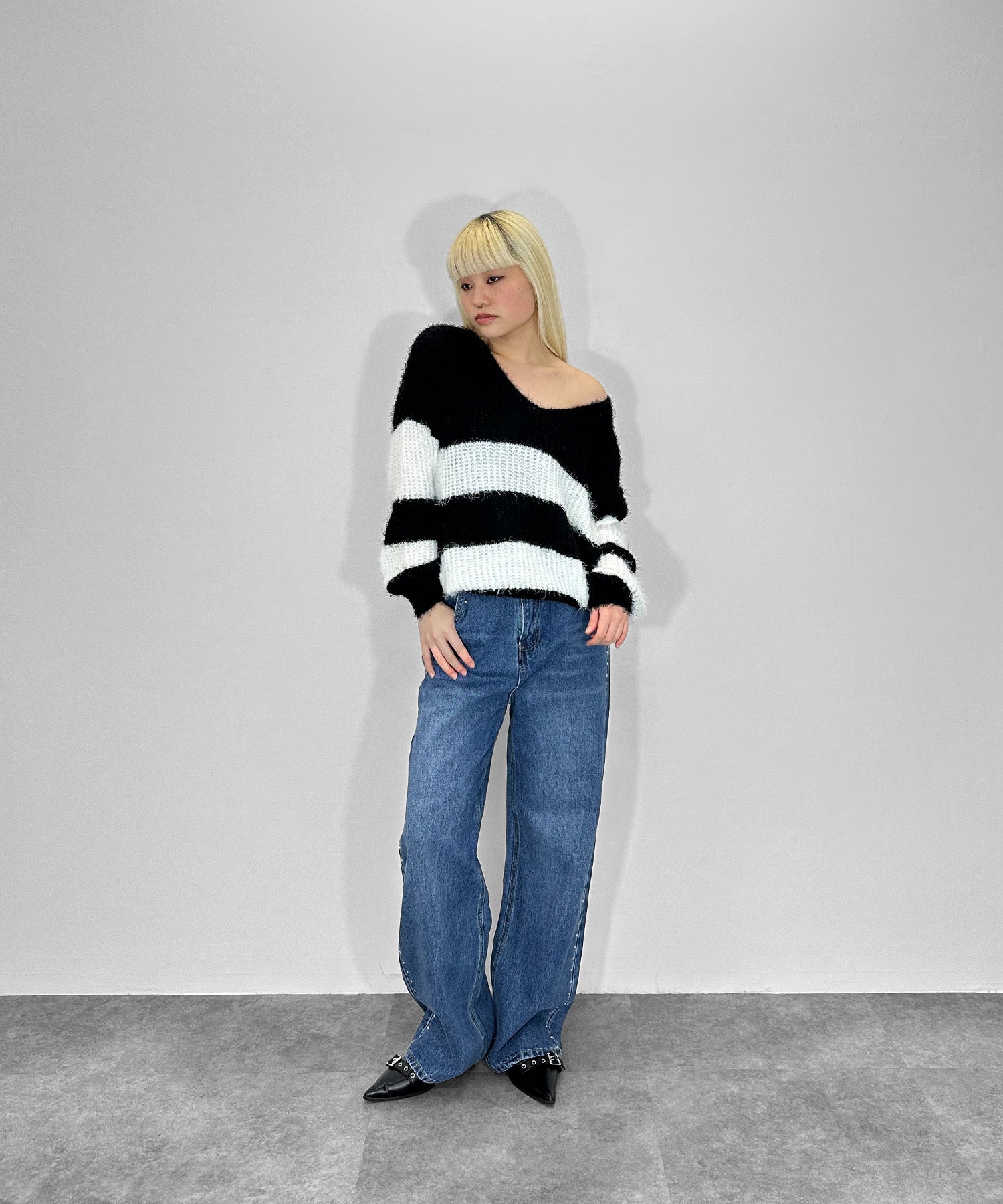 ワイドボーダーVネックニット