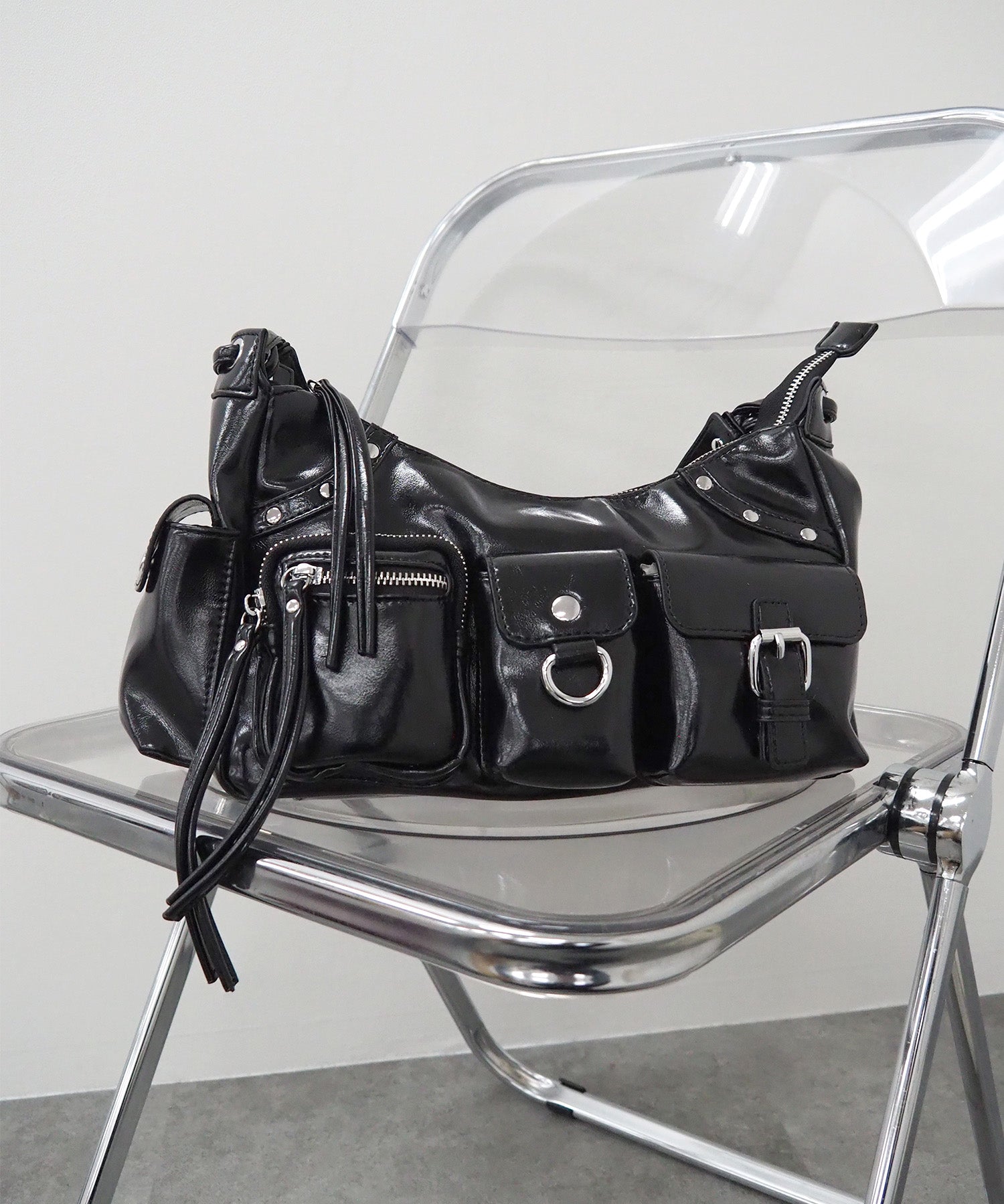 マルチポケットハーフムーンバック