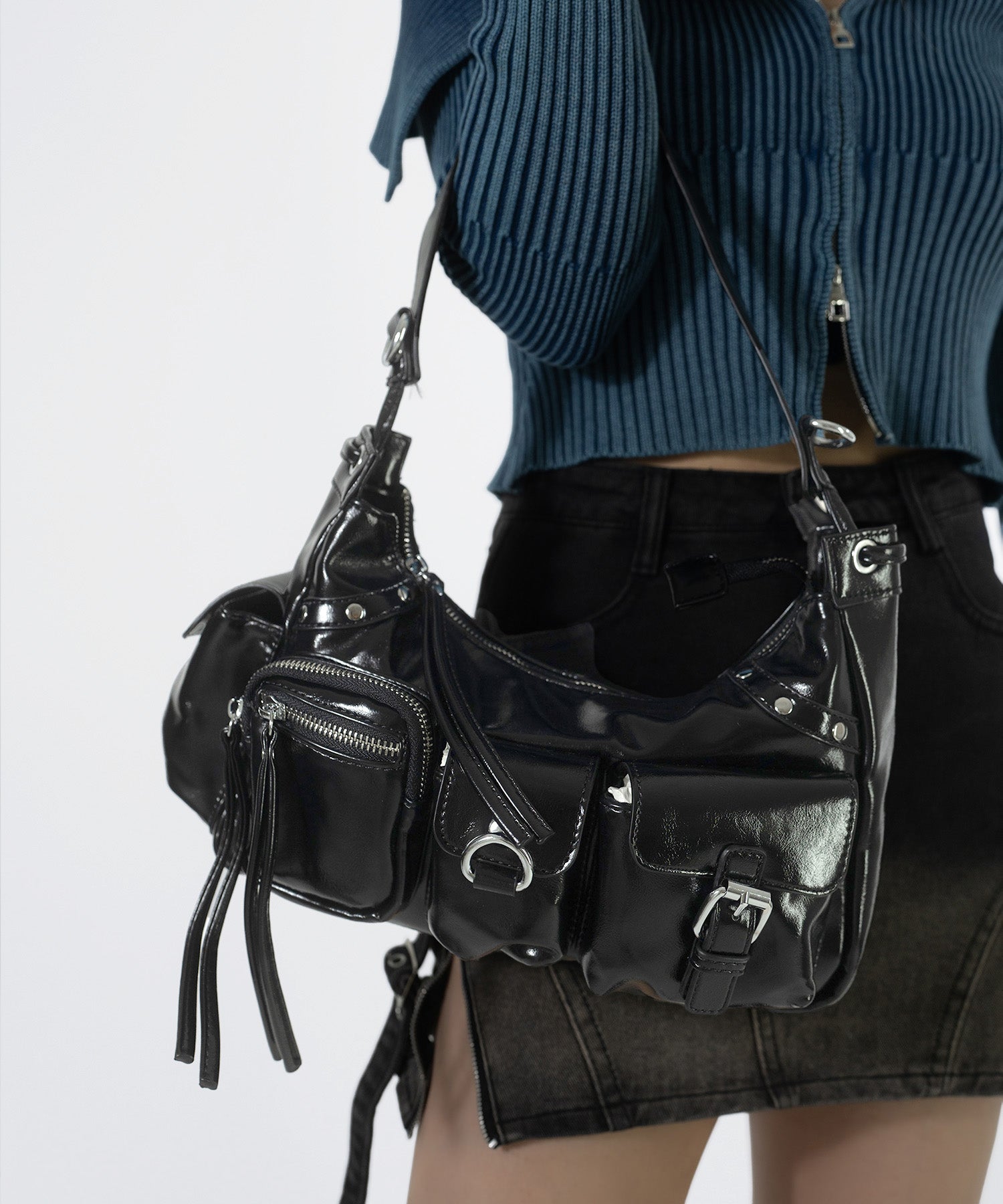 マルチポケットハーフムーンバック