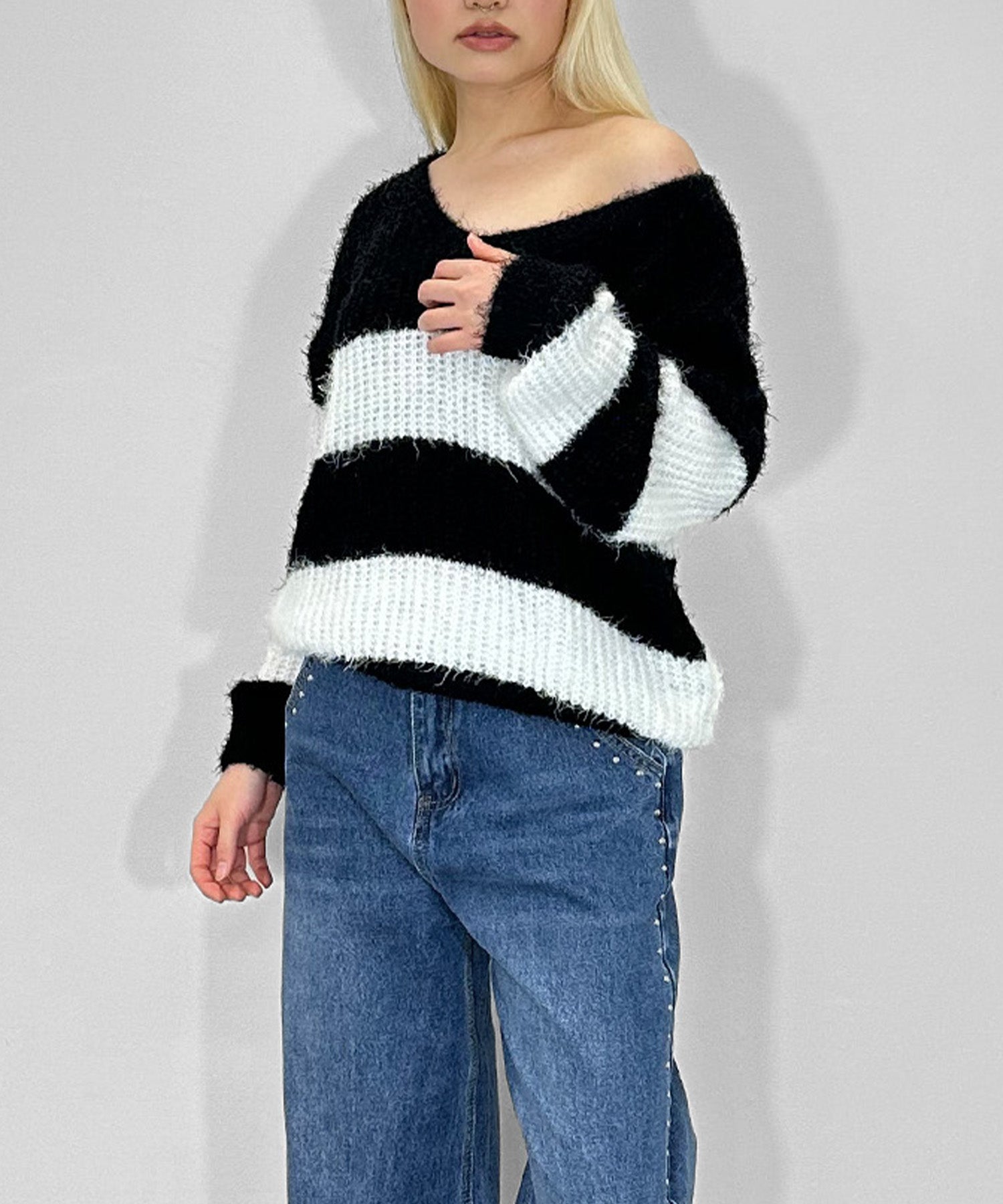 ワイドボーダーVネックニット