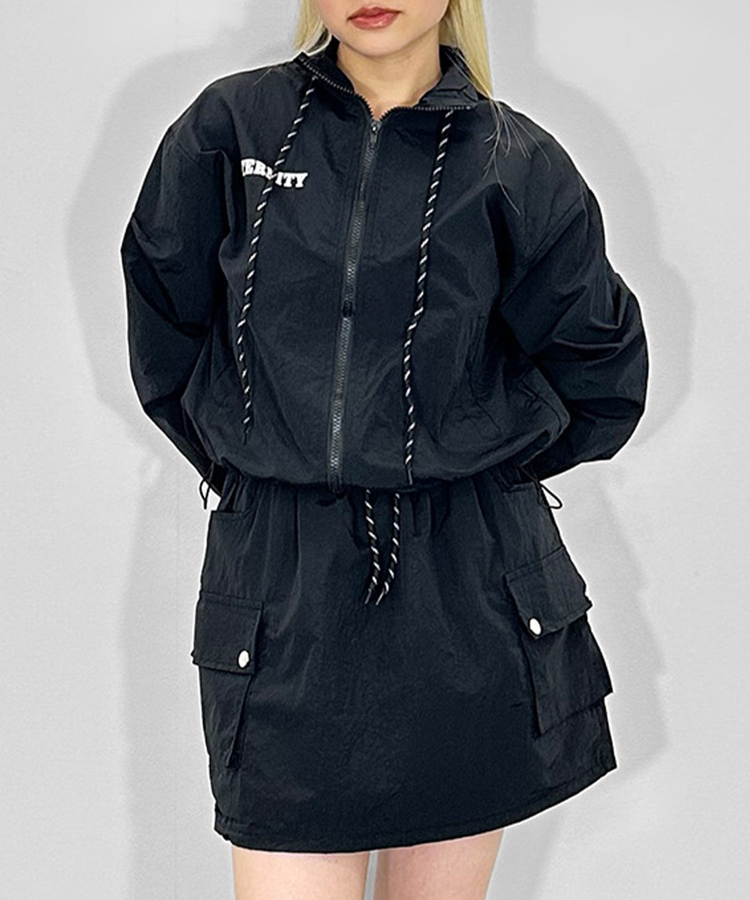 ナイロンジップジャケット