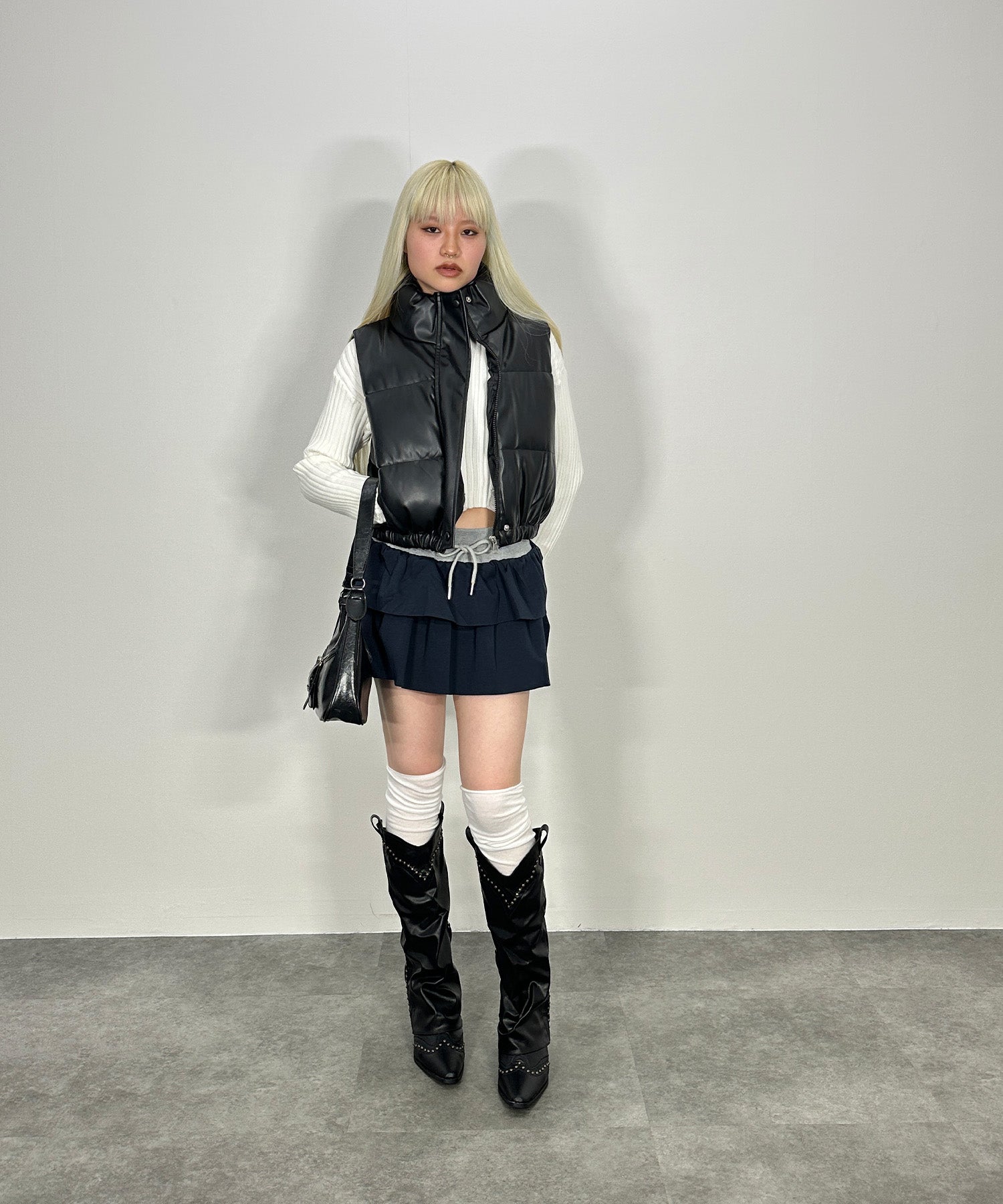 ヴィンテージ風スタッズカバーブーツ