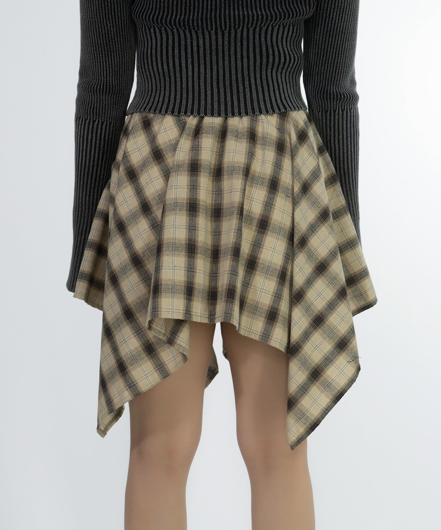 腰巻きシャツ風スカート