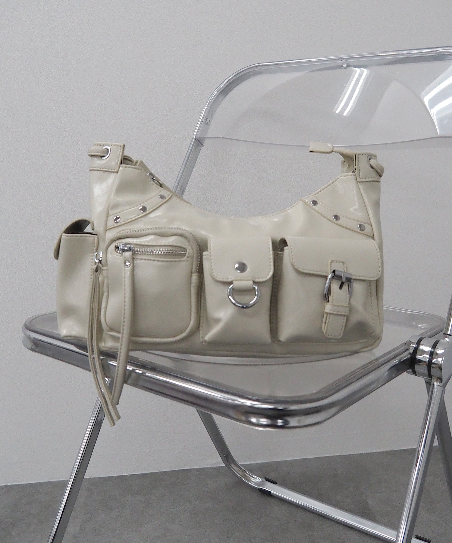 マルチポケットハーフムーンバック