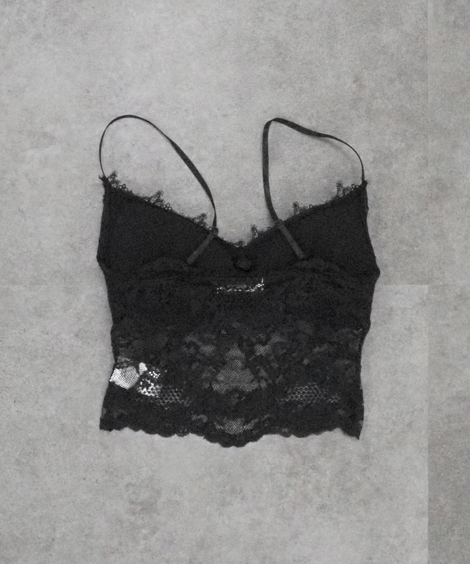 カップ付きレースキャミソール